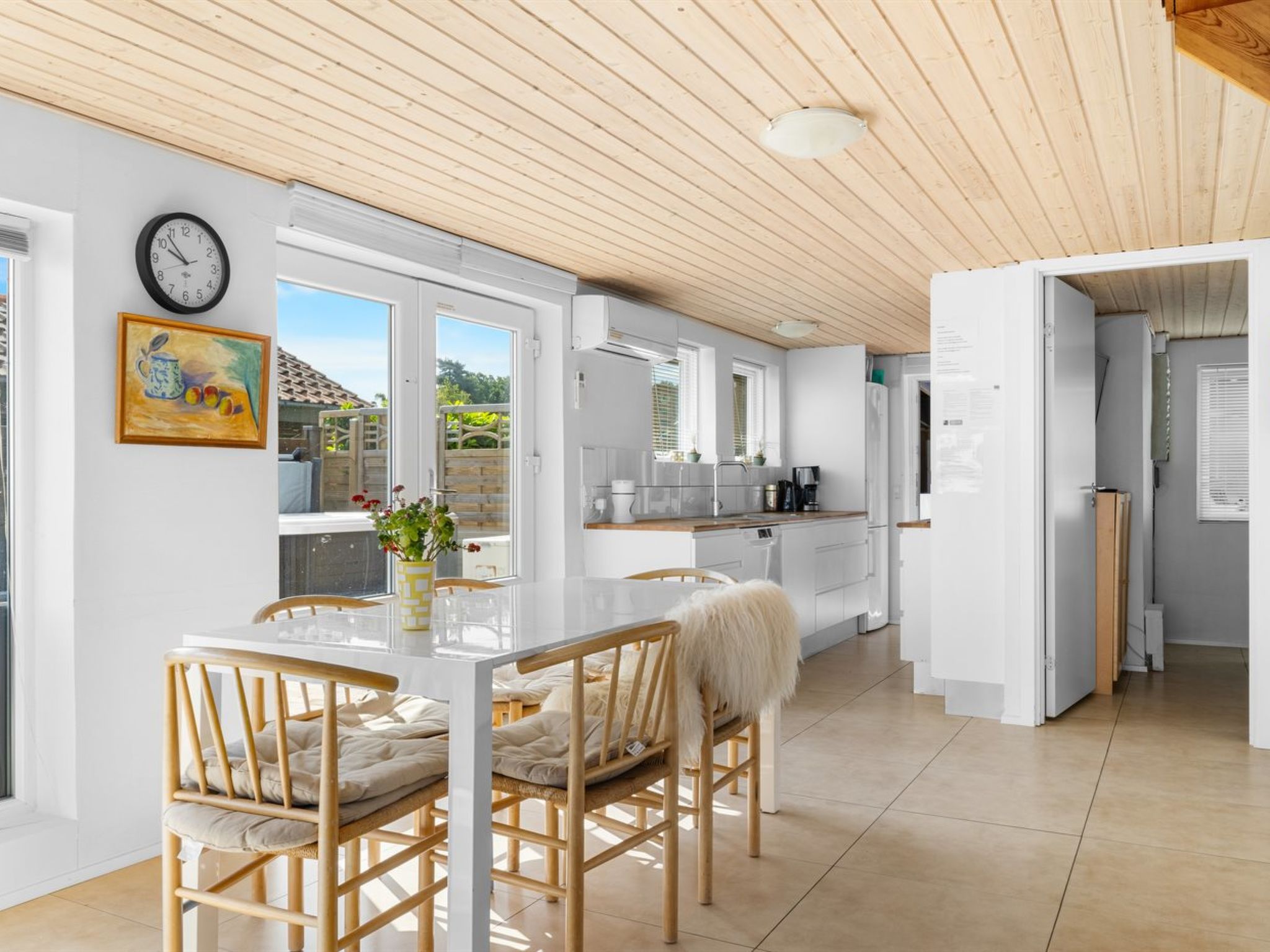 "Yngvy" - 10m from the sea-Binnen