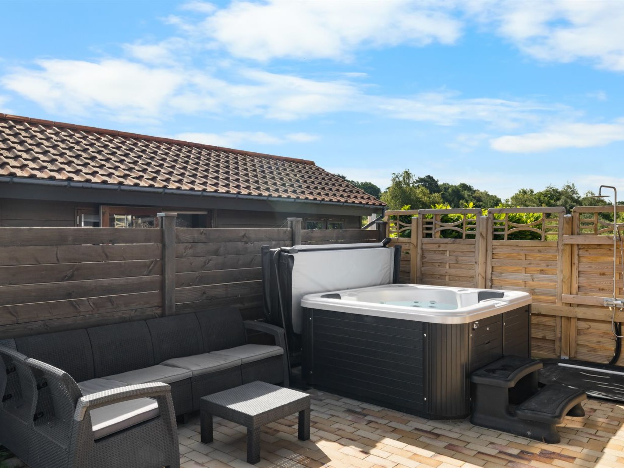 "Yngvy" - 10m from the sea-Binnen