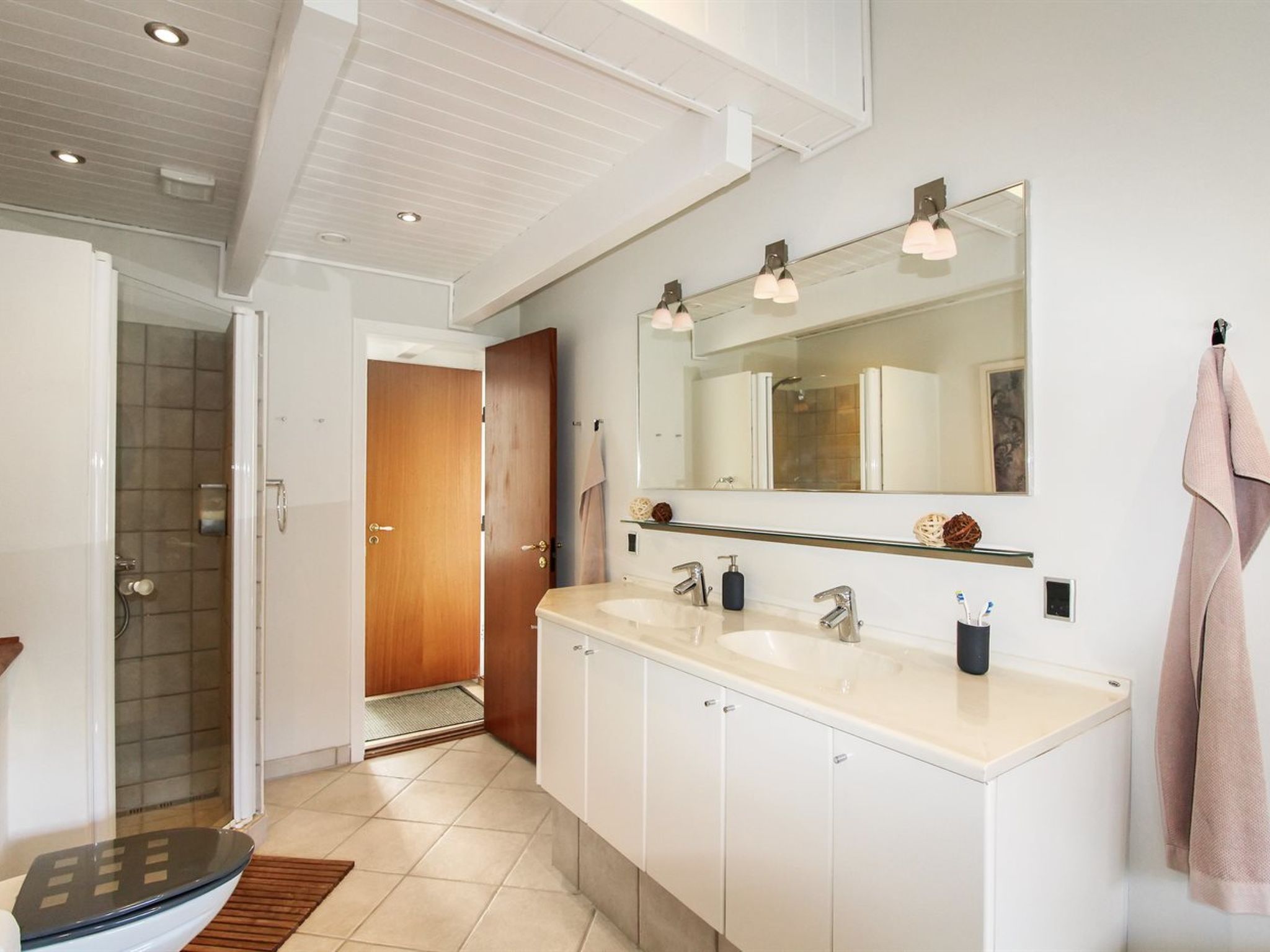 "Bisera" - 150m from the sea-Binnen