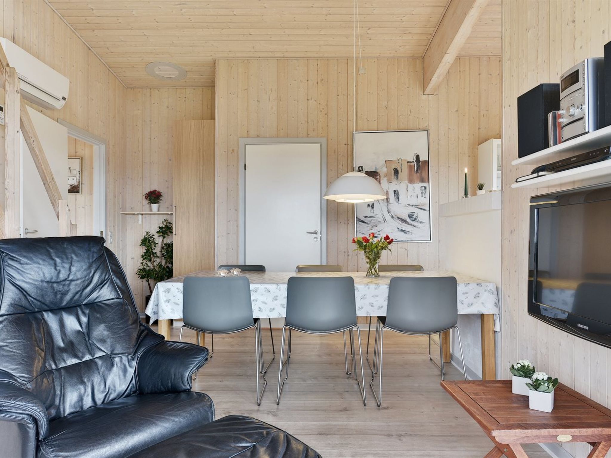 "Trinka" - 500m from the sea - Binnen
