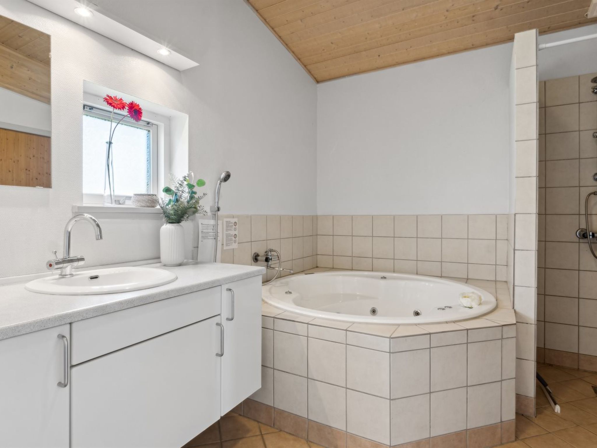 "Gudbrand" - 500m from the sea-Drinnen