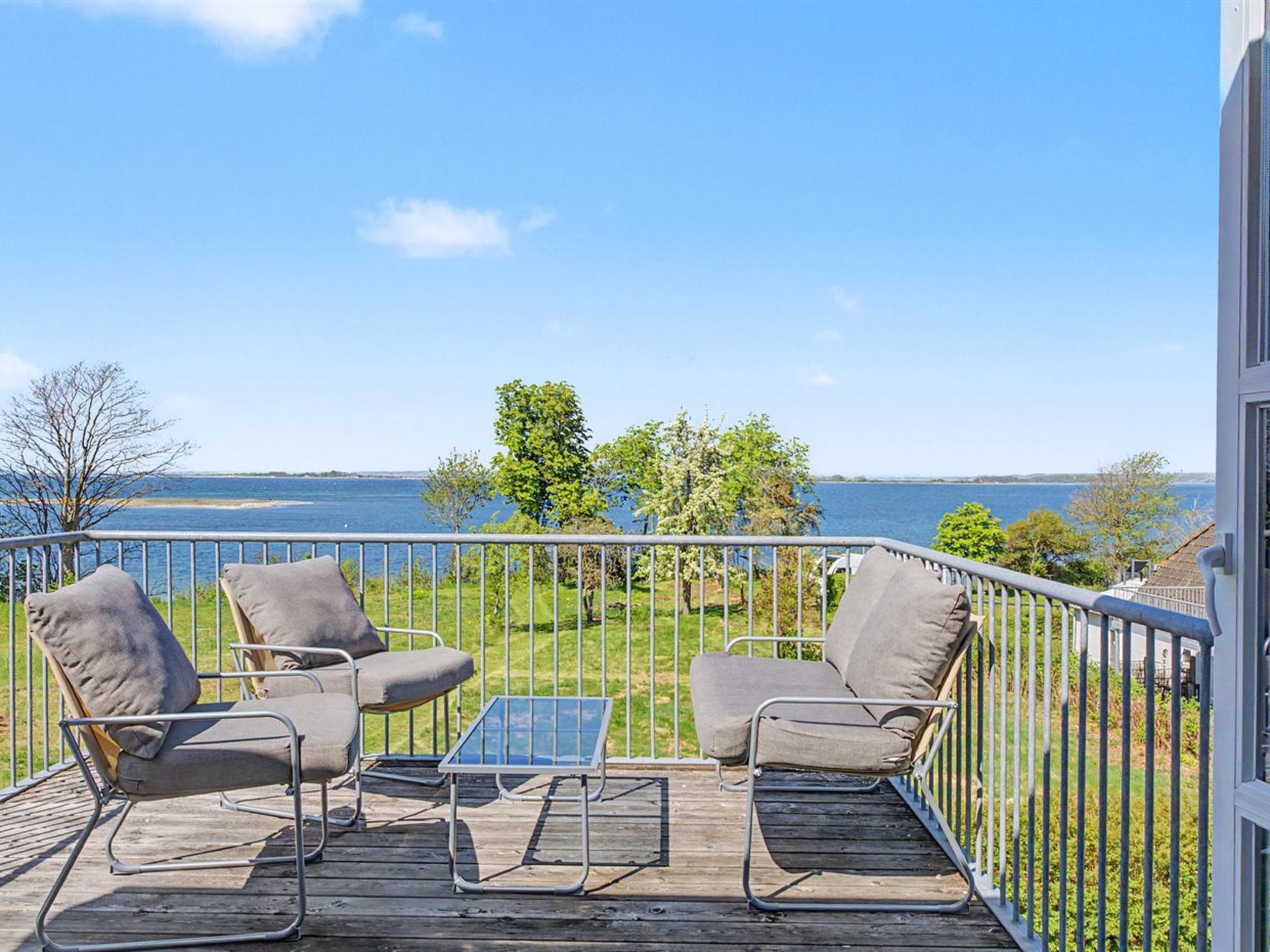 "Hjort" - 80m from the sea