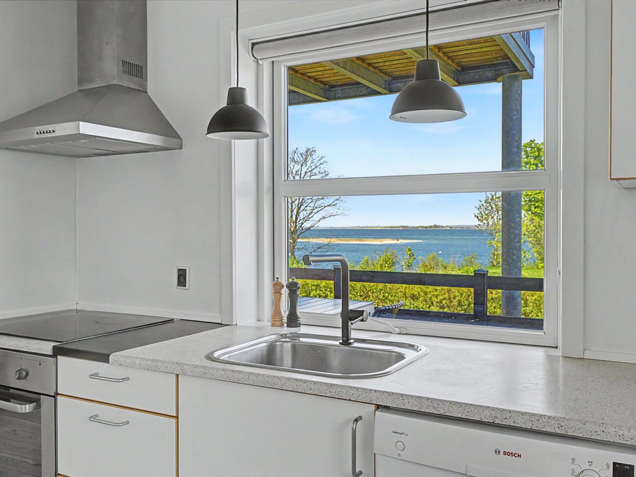 "Hjort" - 80m from the sea - Inside