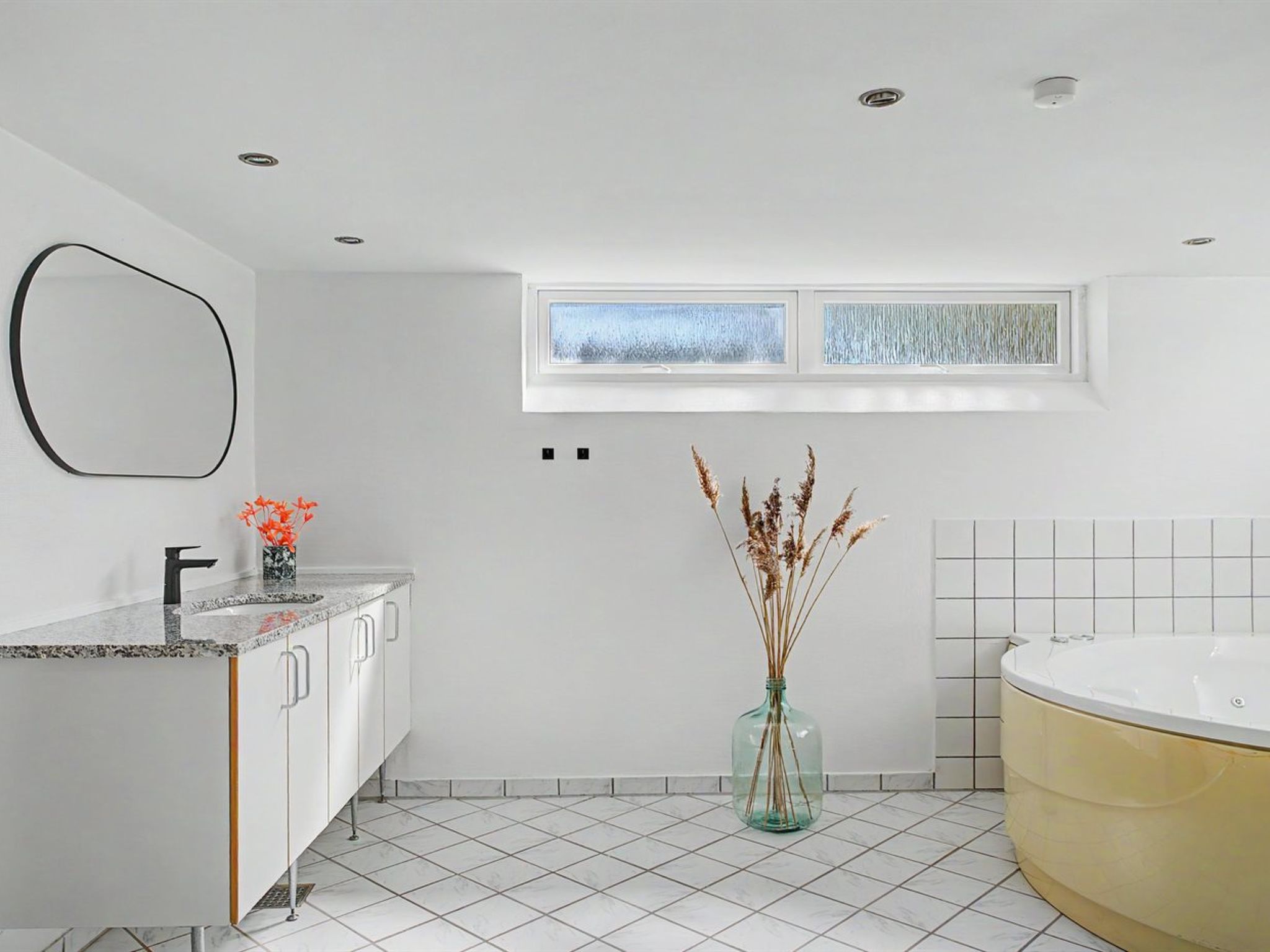 "Hjort" - 80m from the sea - Inside