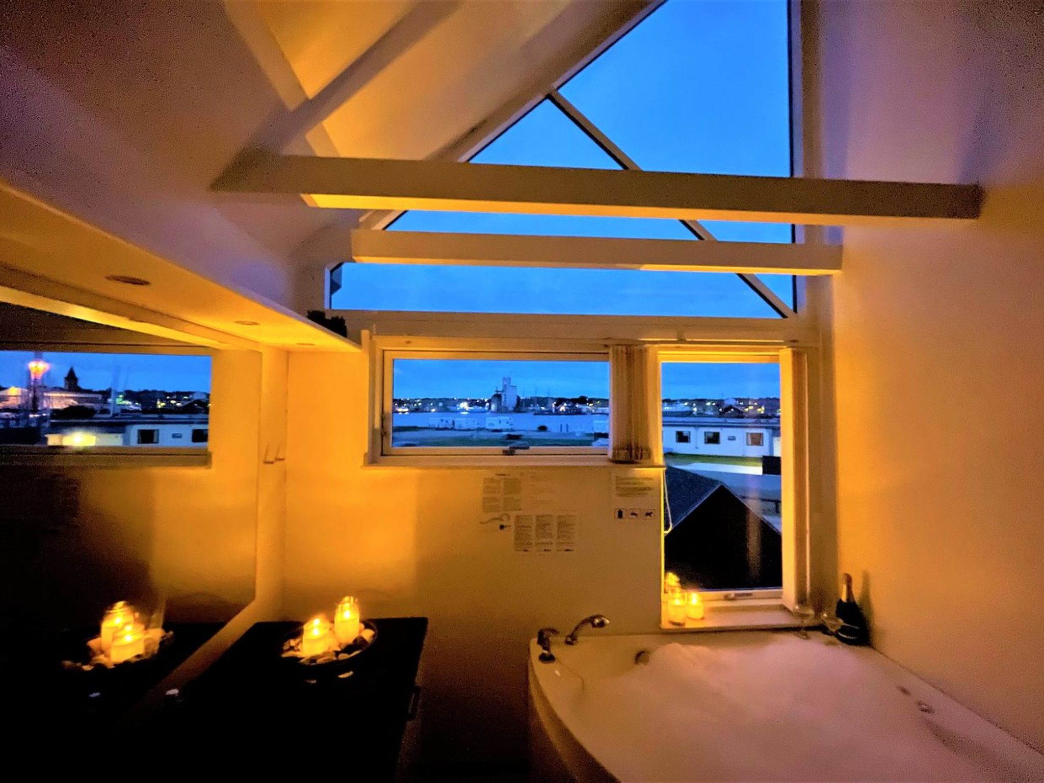 "Lucjan" - 50m from the sea - Binnen