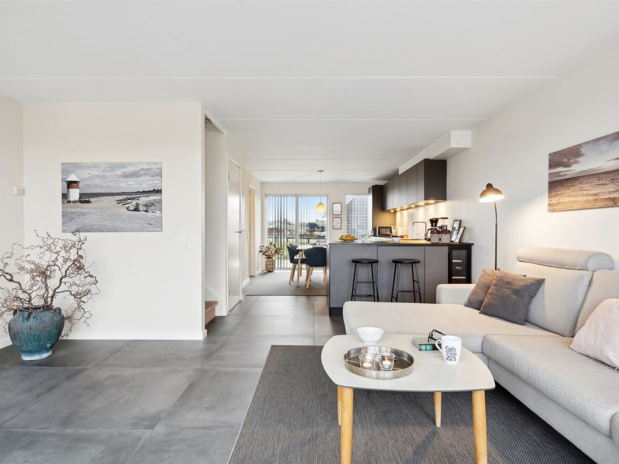 "Lucjan" - 50m from the sea - Binnen