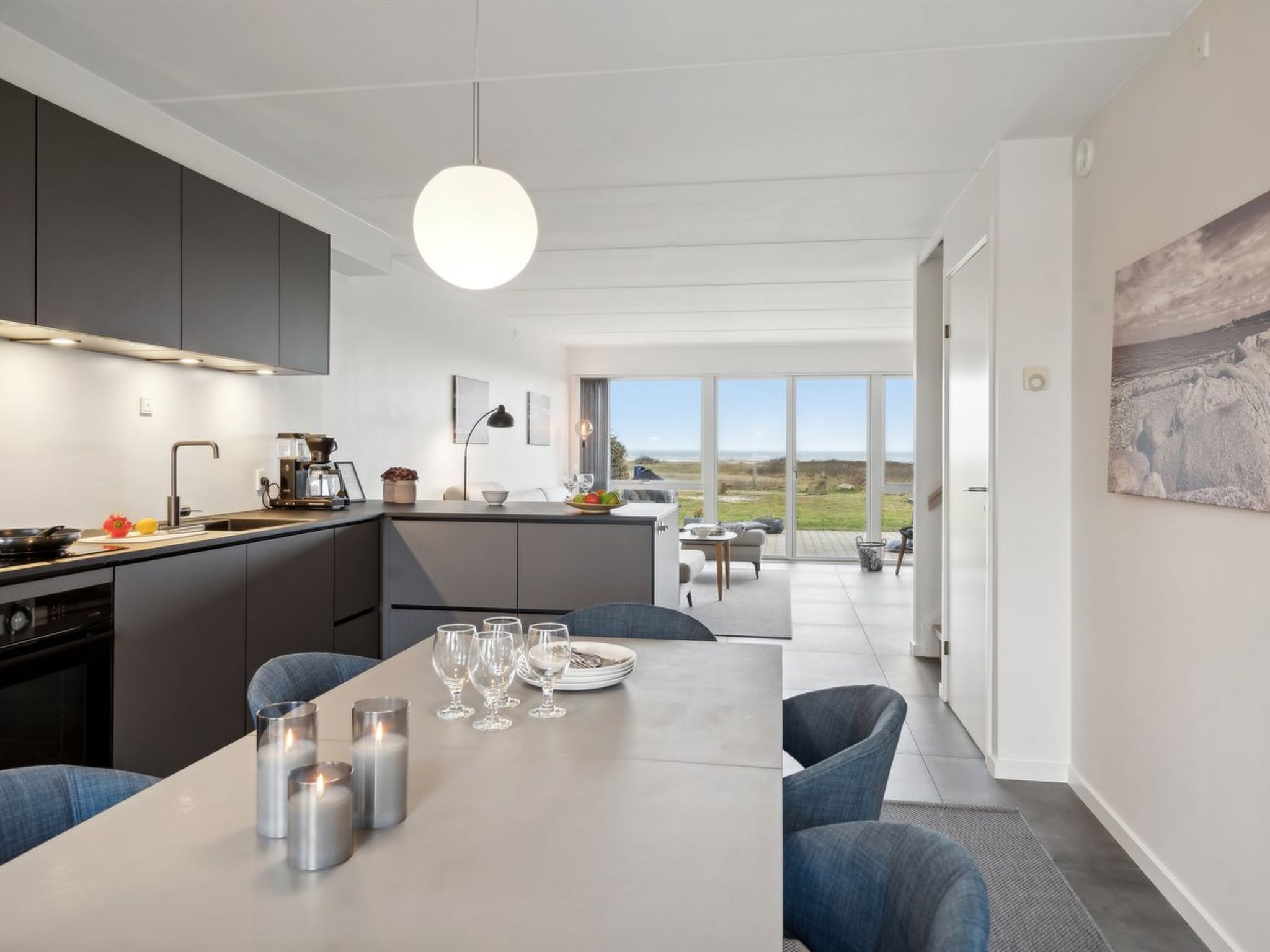"Lucjan" - 50m from the sea - Binnen