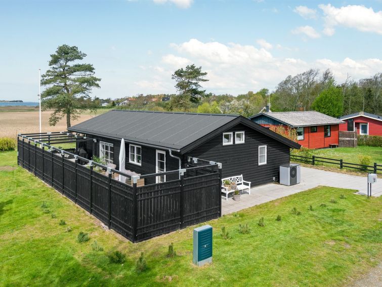 Zeezicht en rust in vakantiehuis Antti in Millinge in Millinge
