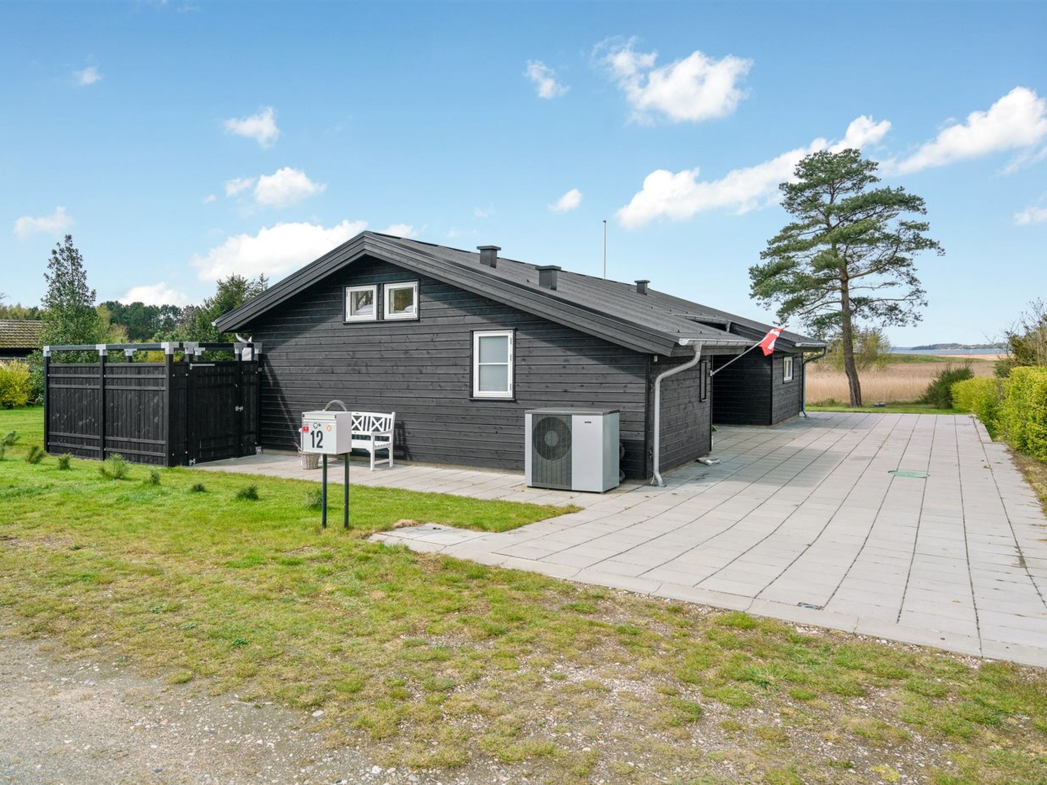 "Antti" - 350m from the sea - Buiten