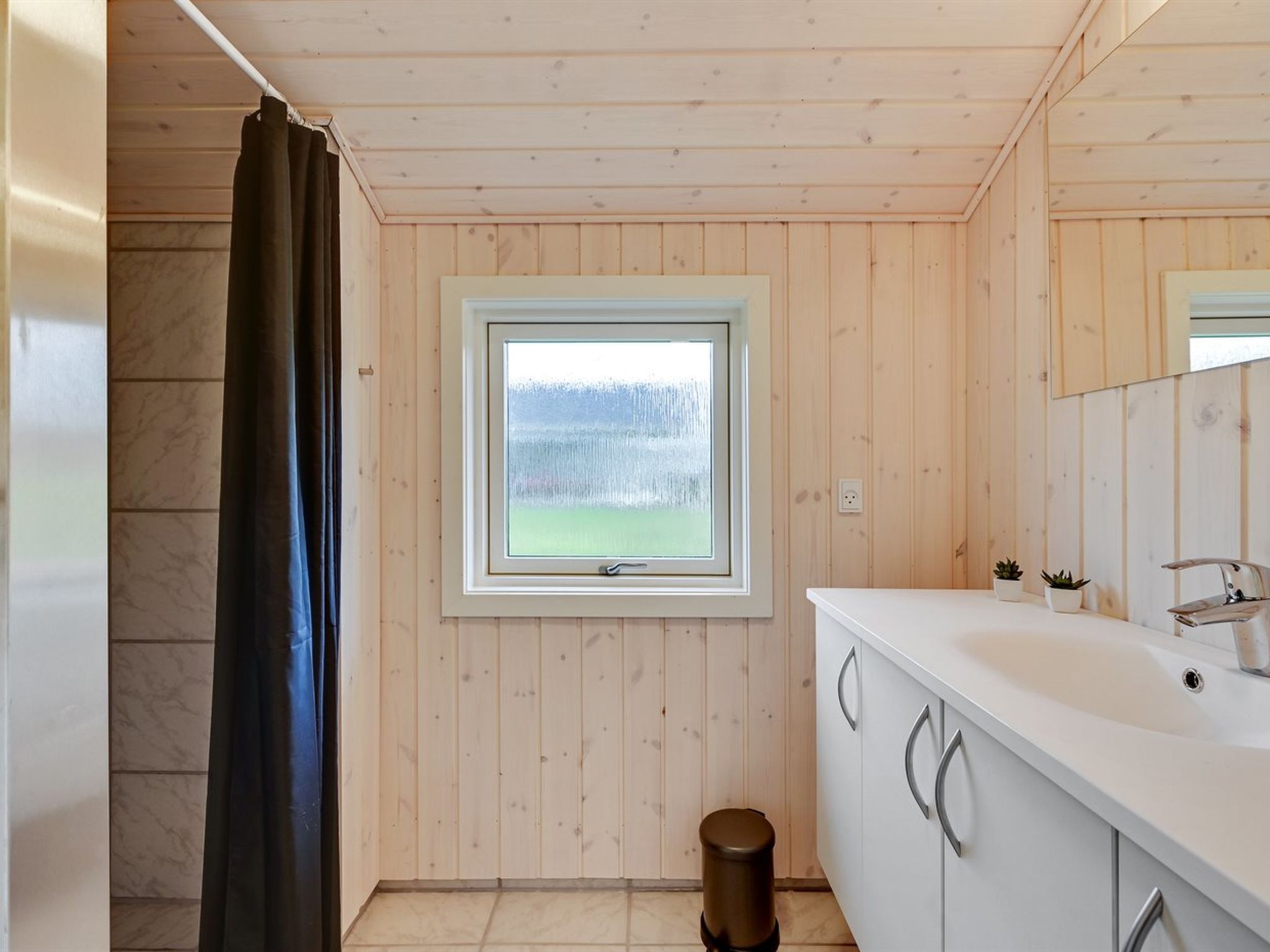 "Rathi" - 250m from the sea - Binnen