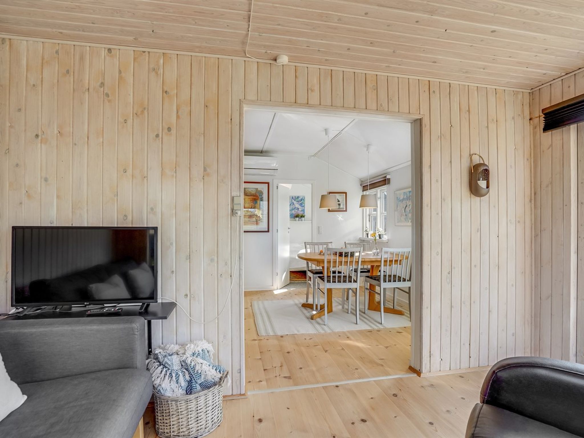 "Loella" - 35m from the sea - Binnen