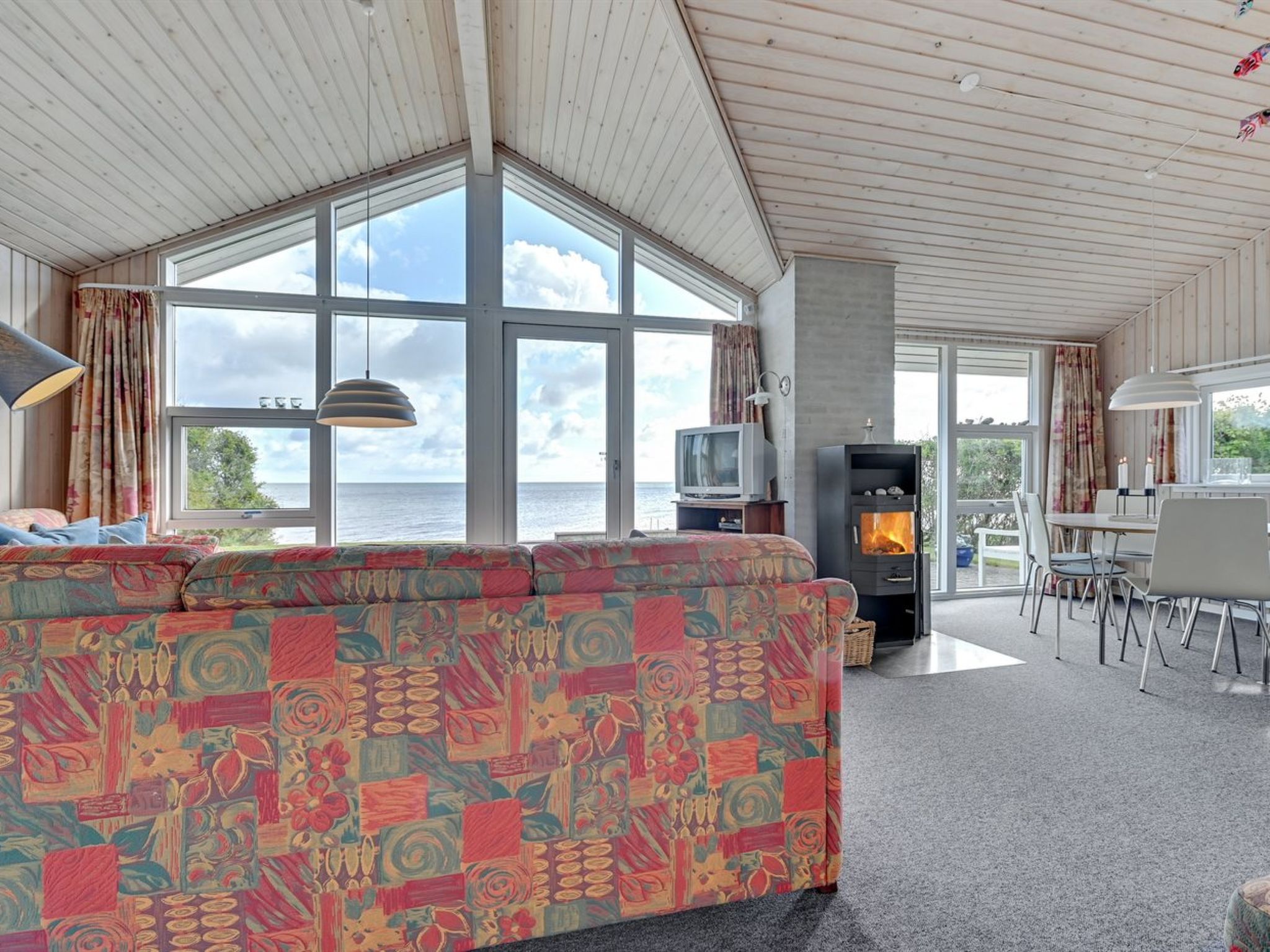 "Keti" - 5m from the sea-Binnen