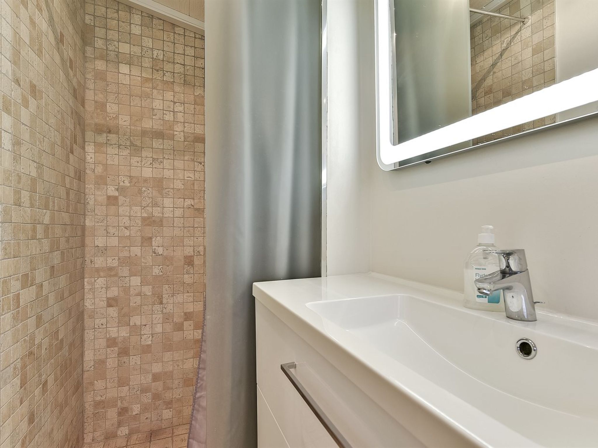 "Viljami" - 20m from the sea-Binnen