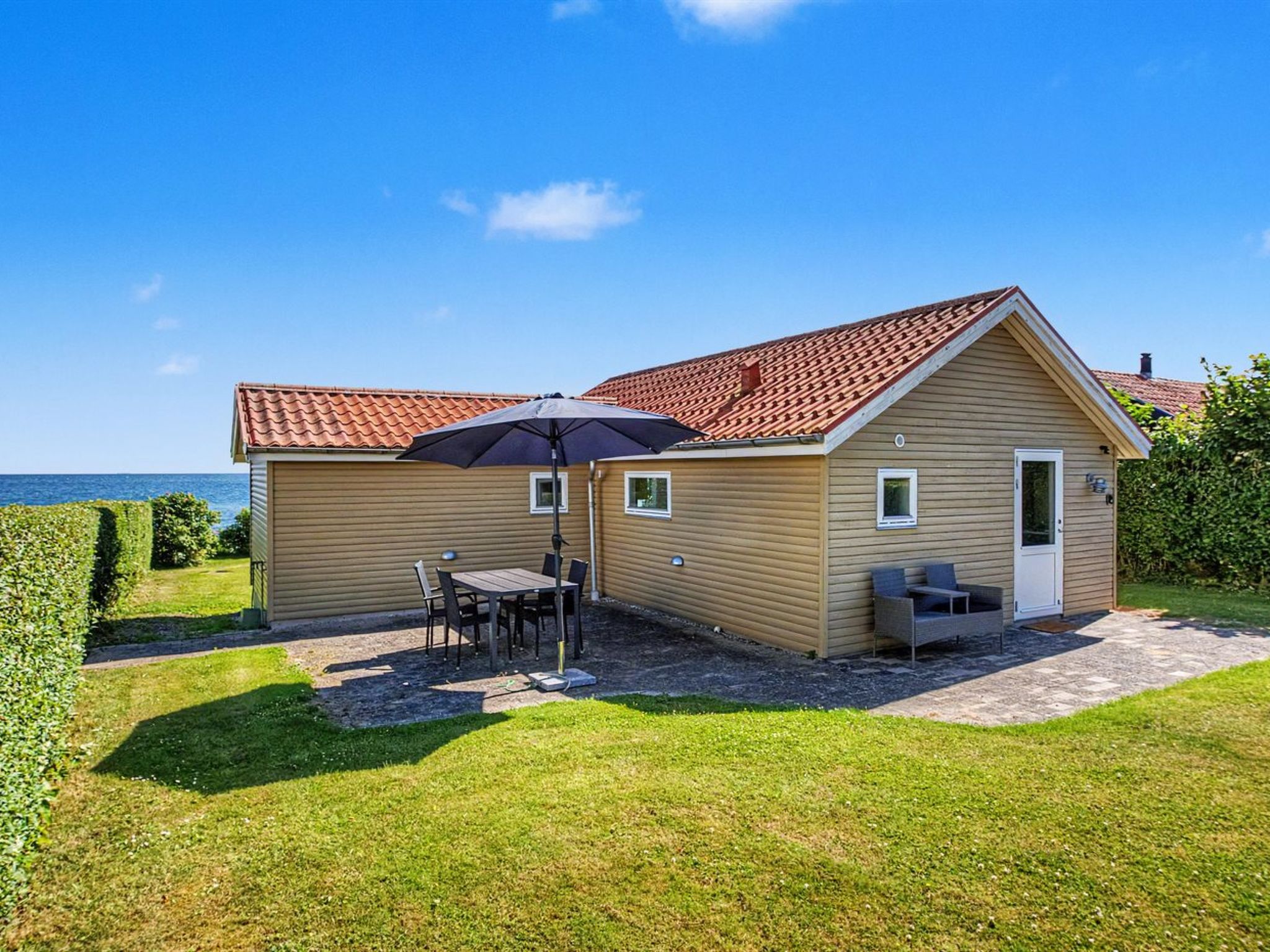 "Astrath" - 10m from the sea - Buiten
