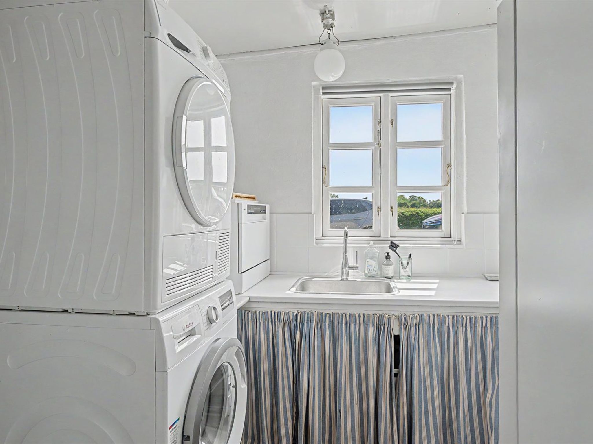 "Olufdine" - 350m from the sea - Binnen