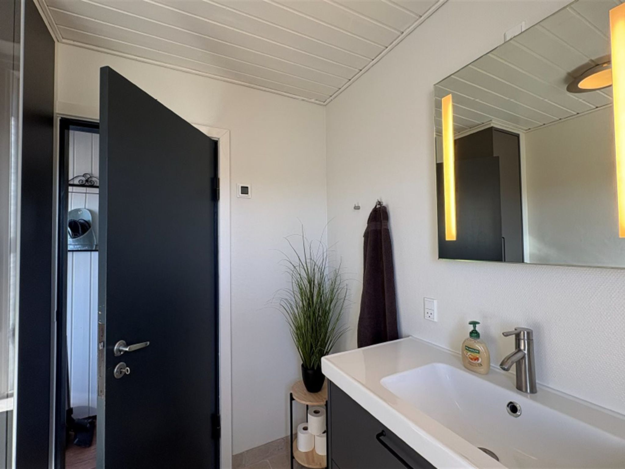 "Elline" - 200m from the sea - Binnen