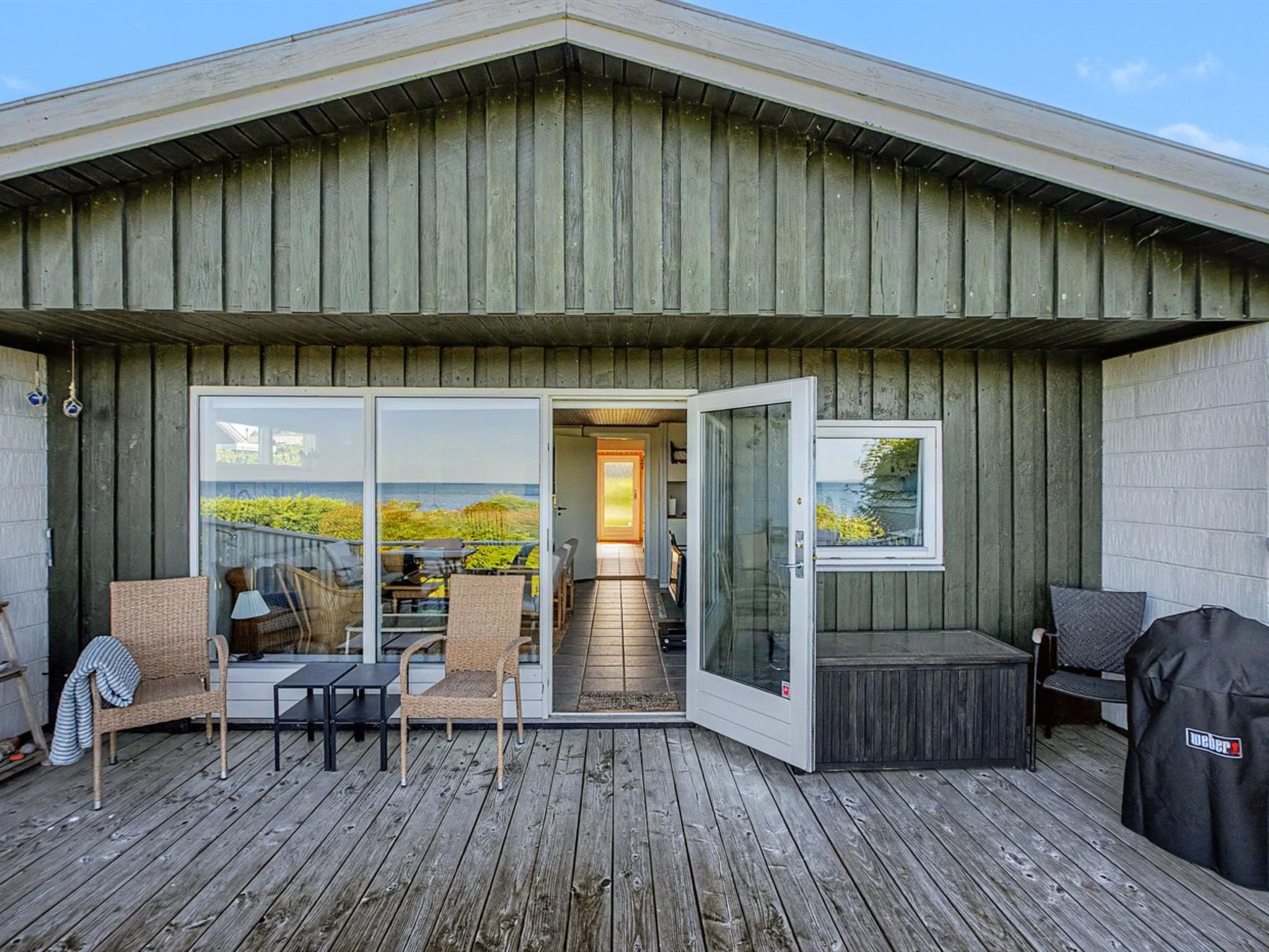 "Edla" - 35m from the sea - Outside
