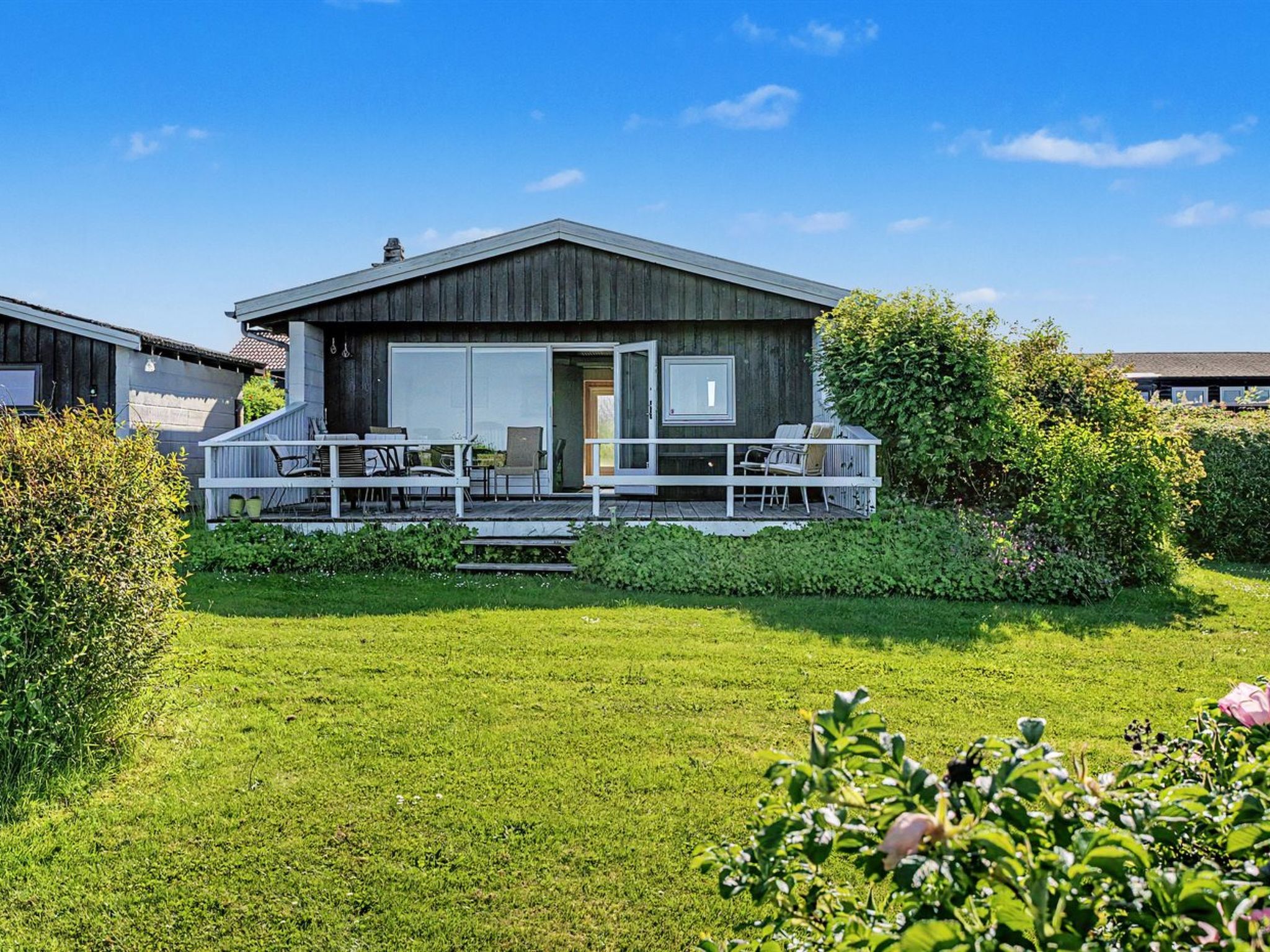 "Edla" - 35m from the sea - Outside