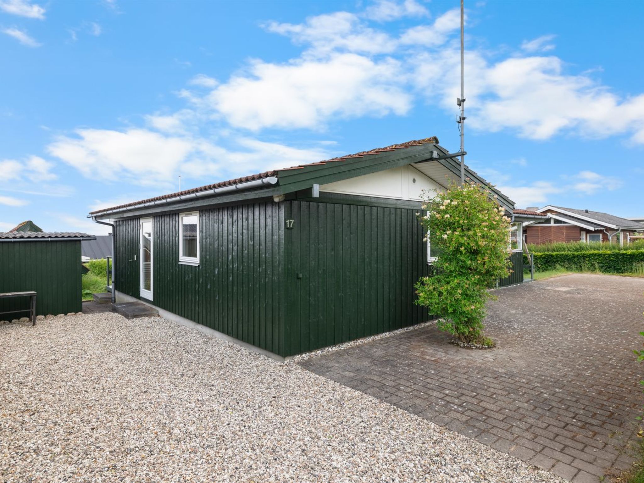 "Slava" - 75m from the sea-Buiten