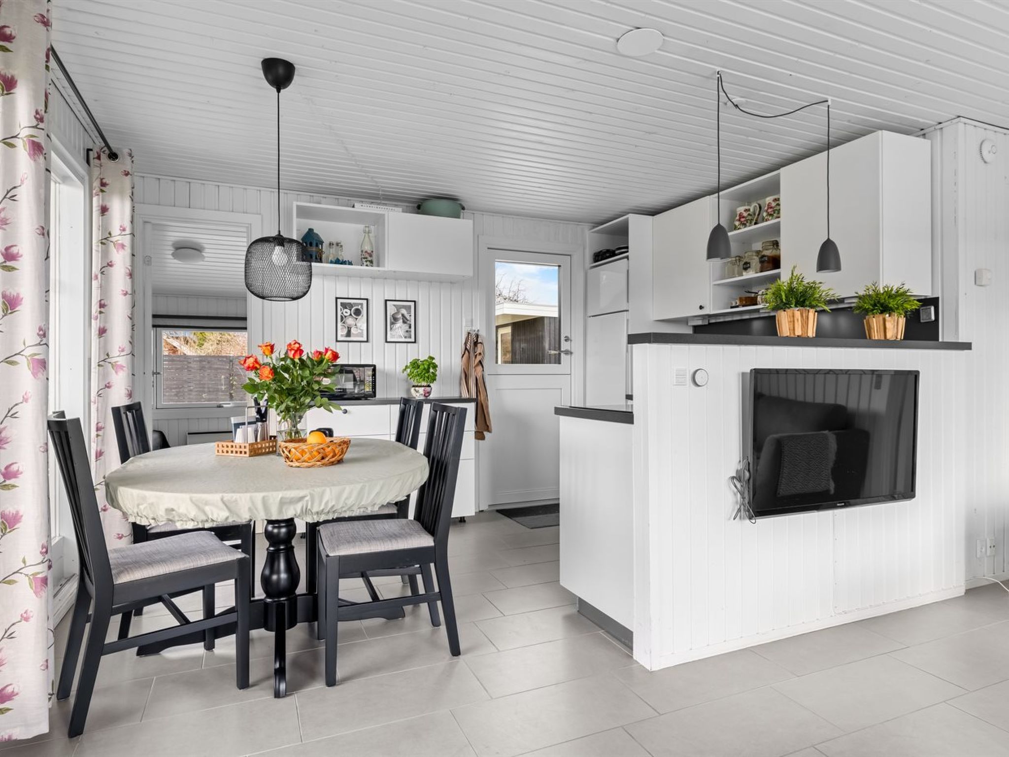 "Bjart" - 150m from the sea - Binnen
