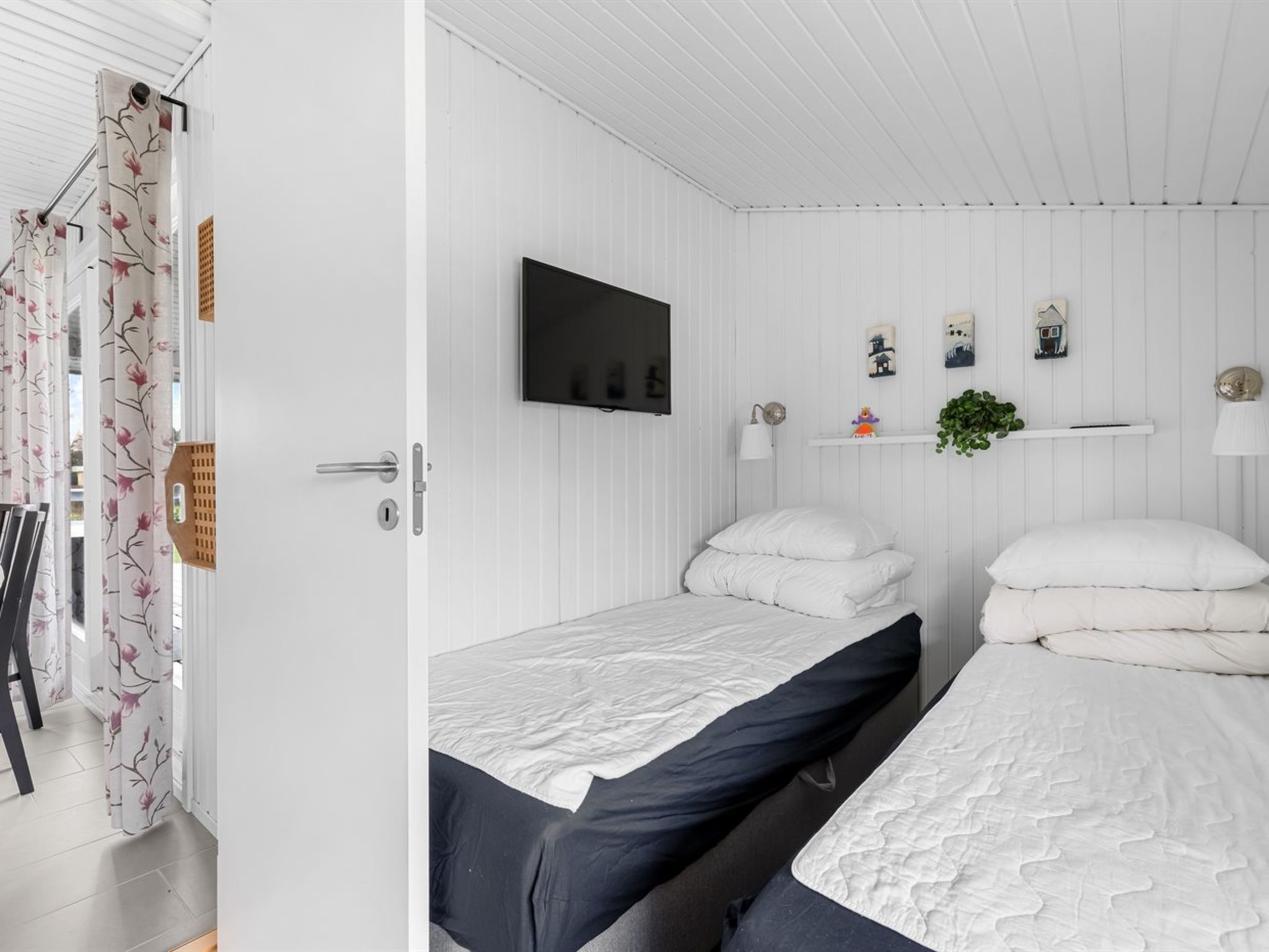 "Bjart" - 150m from the sea - Binnen