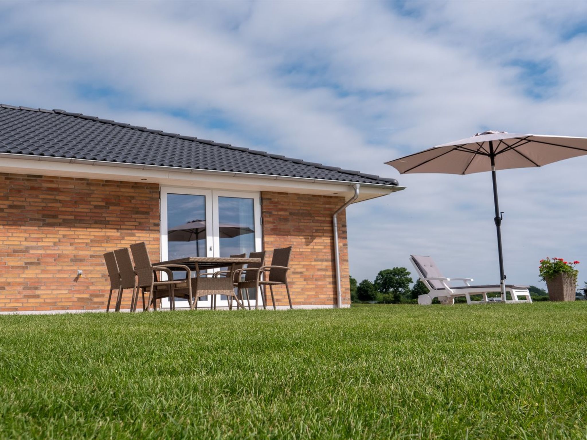 "Volmar" - 10m from the sea-Buiten