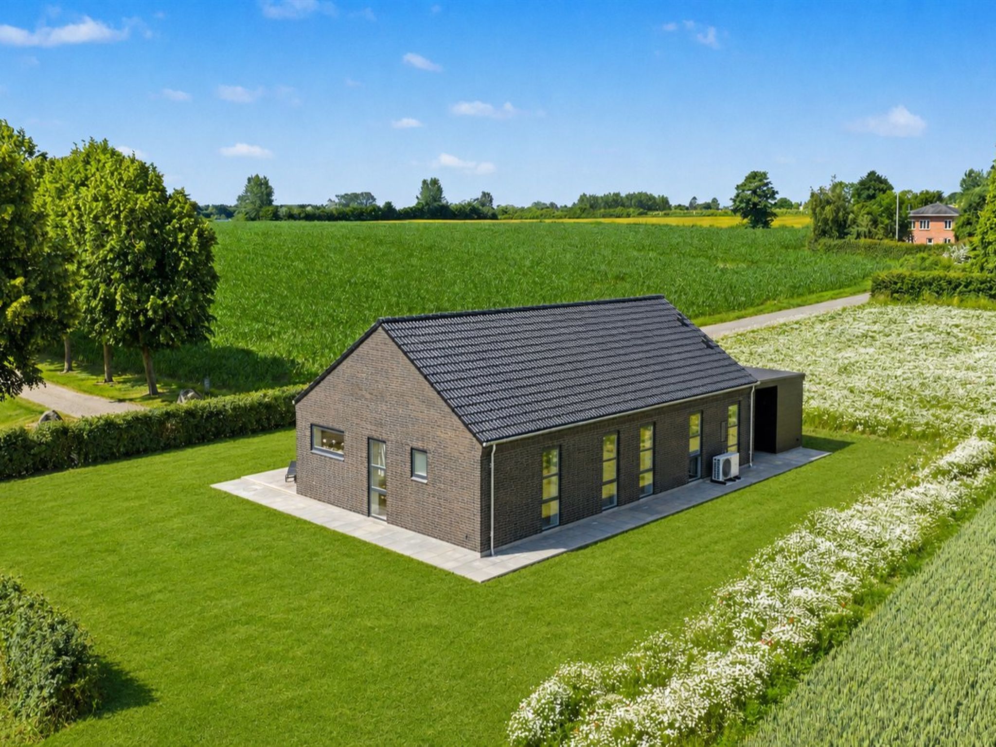 "Iolani" - 2.2km from the sea - Buiten
