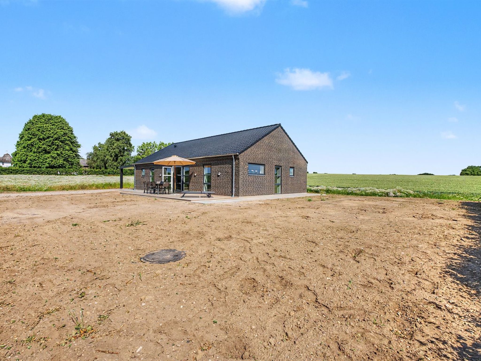 "Iolani" - 2.2km from the sea - Buiten