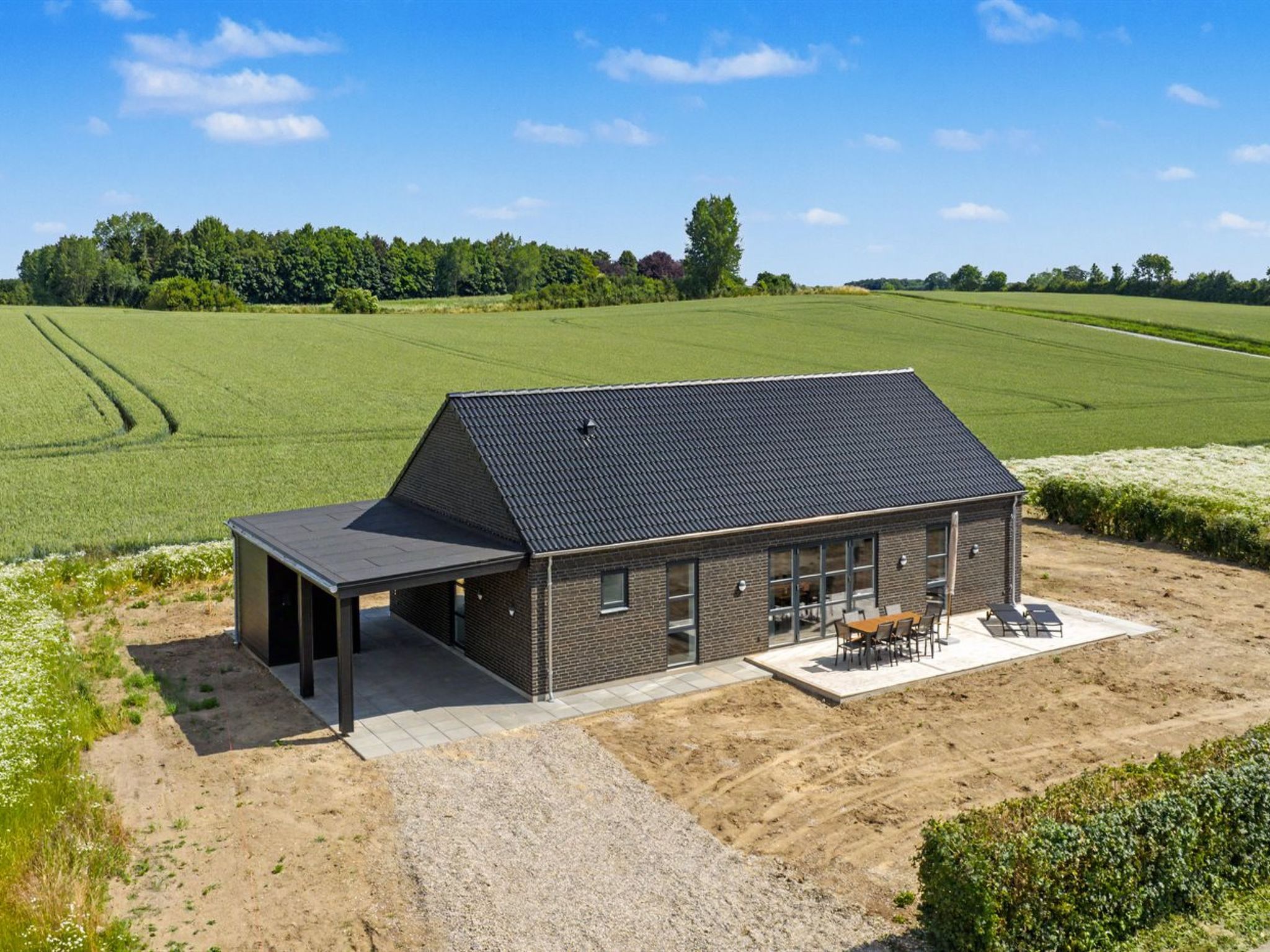 "Iolani" - 2.2km from the sea - Buiten