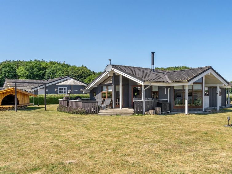 Vakantiehuis op 500m van zee in Rudkøbing met sauna in Rudkøbing