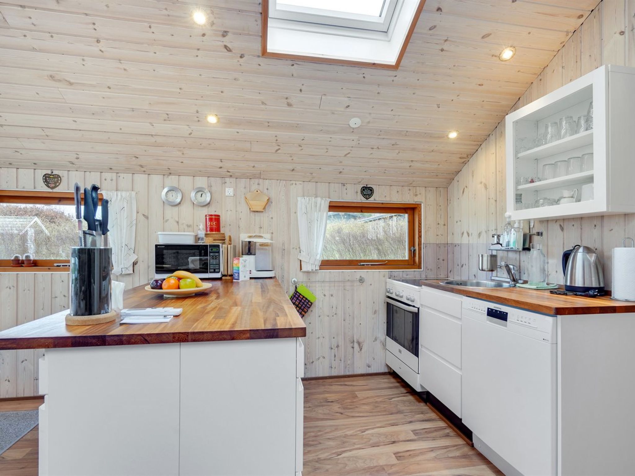 "Flicka" - 275m from the sea - Drinnen