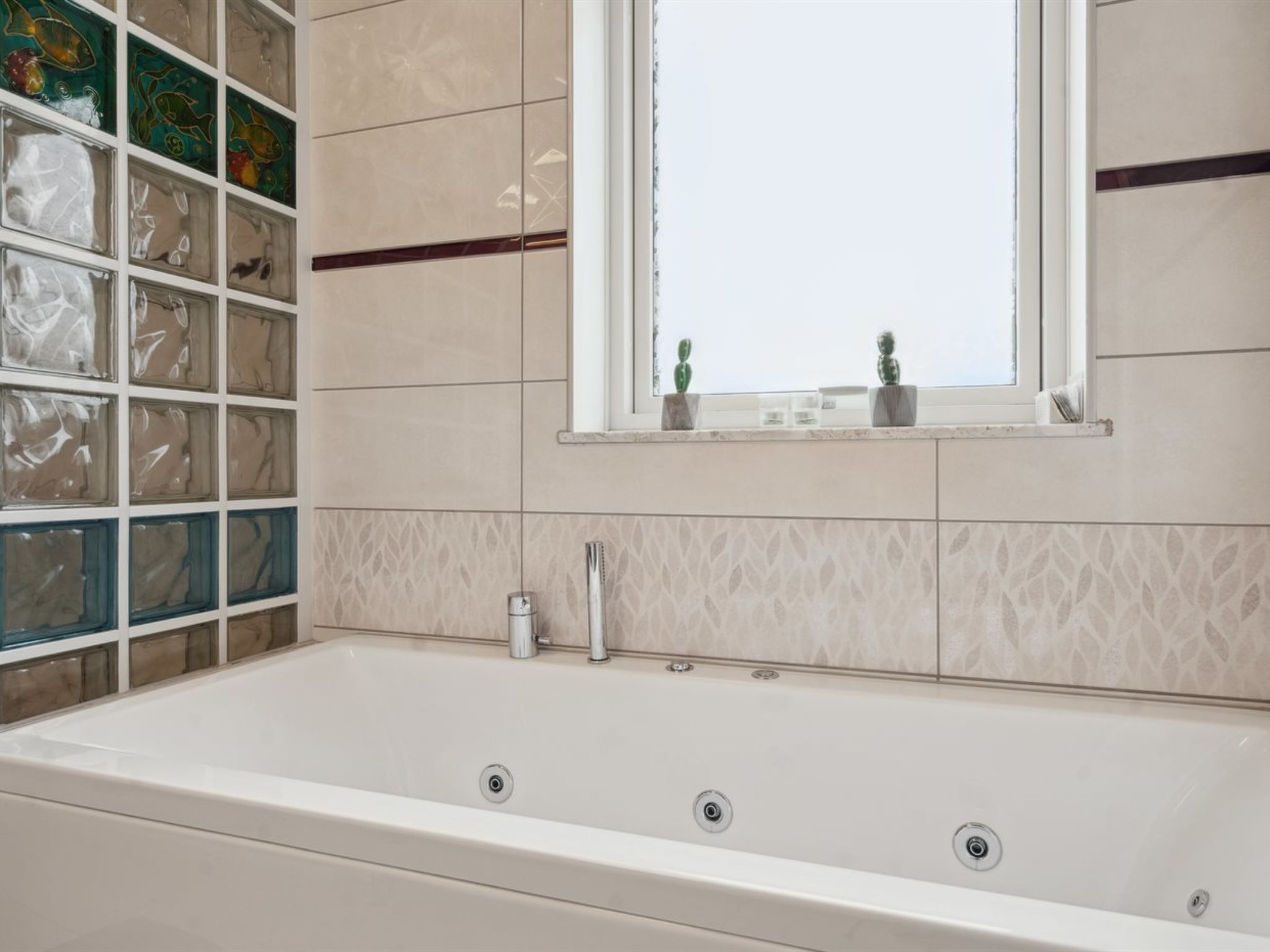 "Edo" - 575m from the sea-Inside