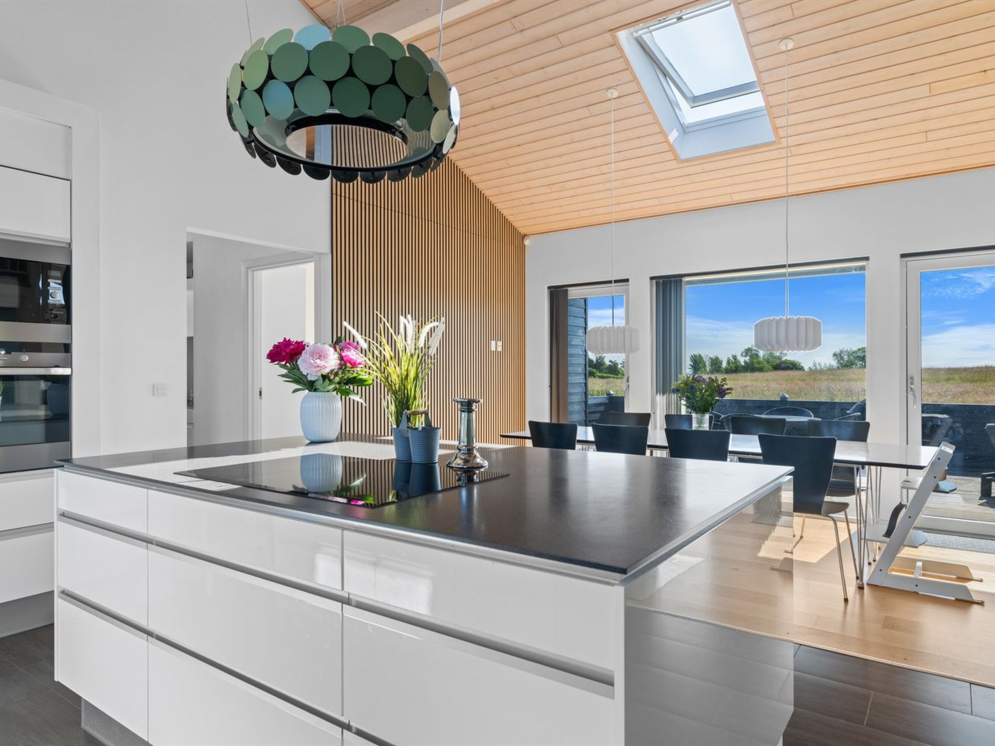 "Konsta" - 300m from the sea-Drinnen