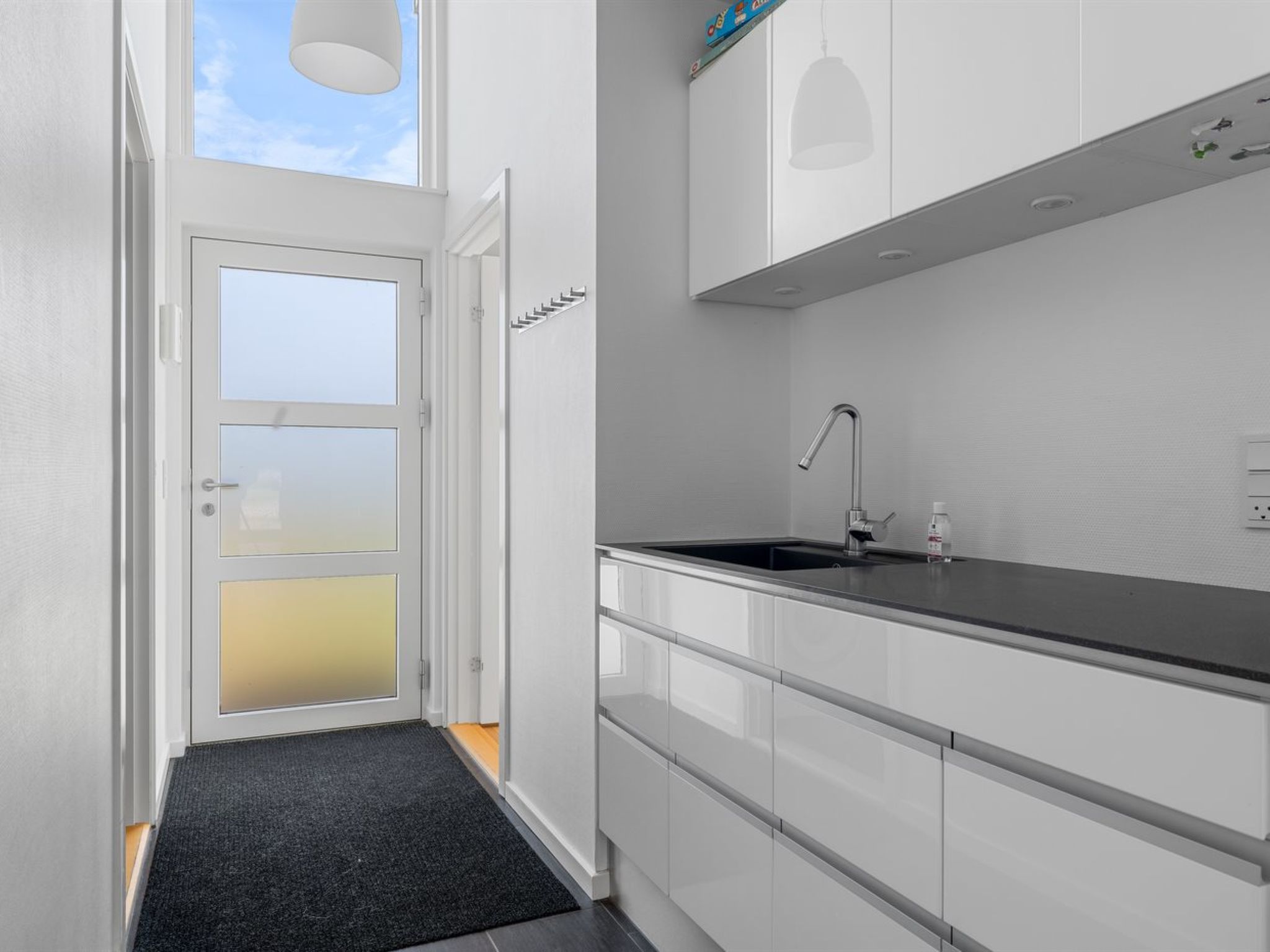 "Konsta" - 300m from the sea-Drinnen