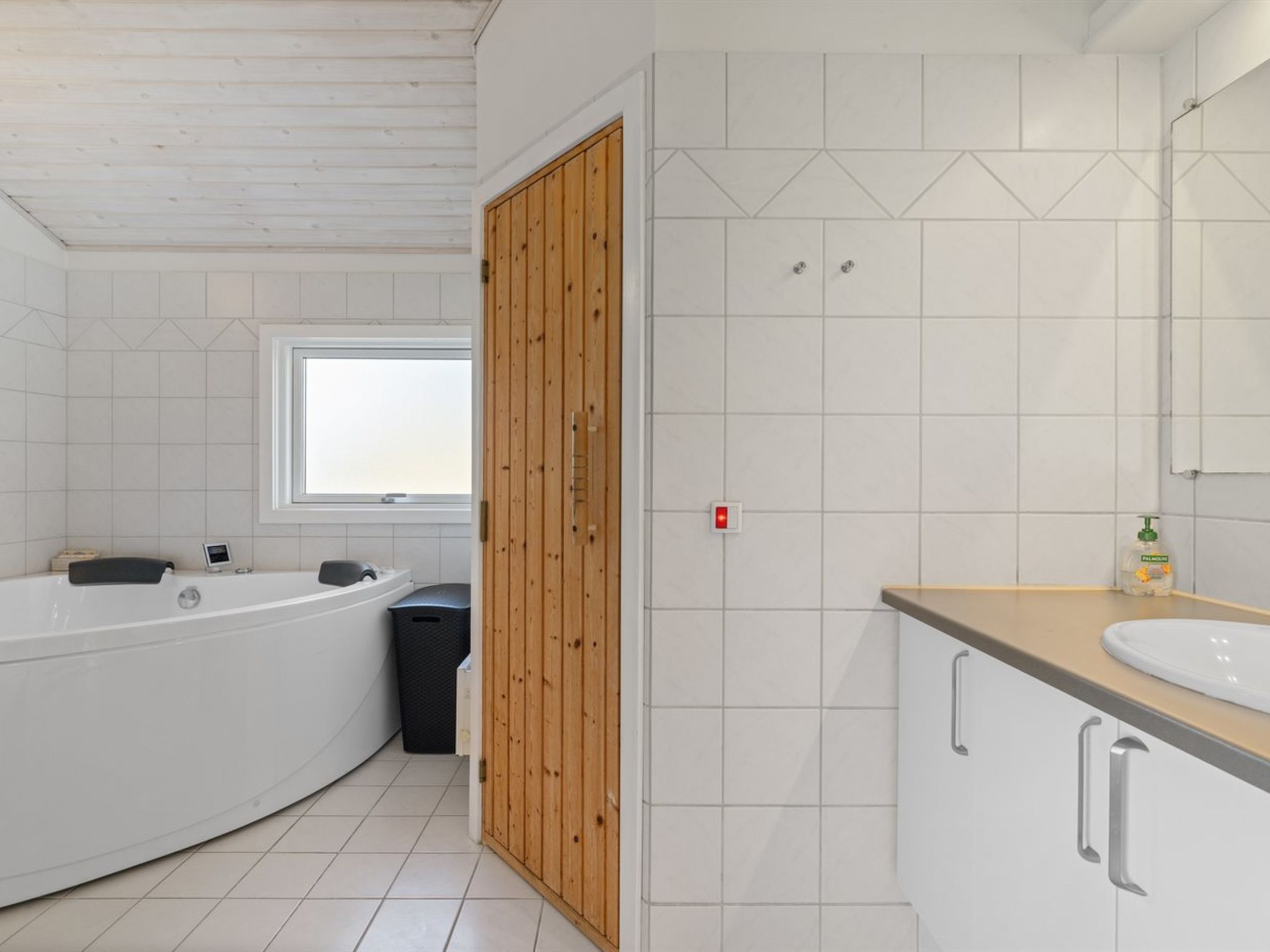 "Sybil" - 350m from the sea-Binnen