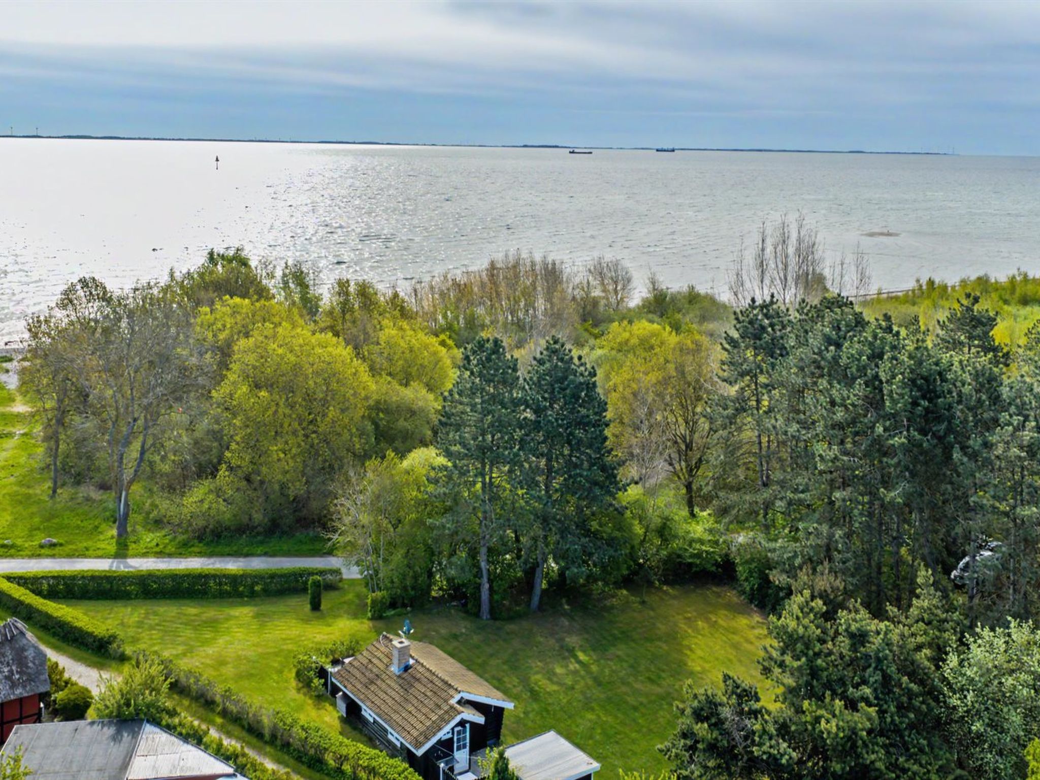 "Kato" - 125m from the sea