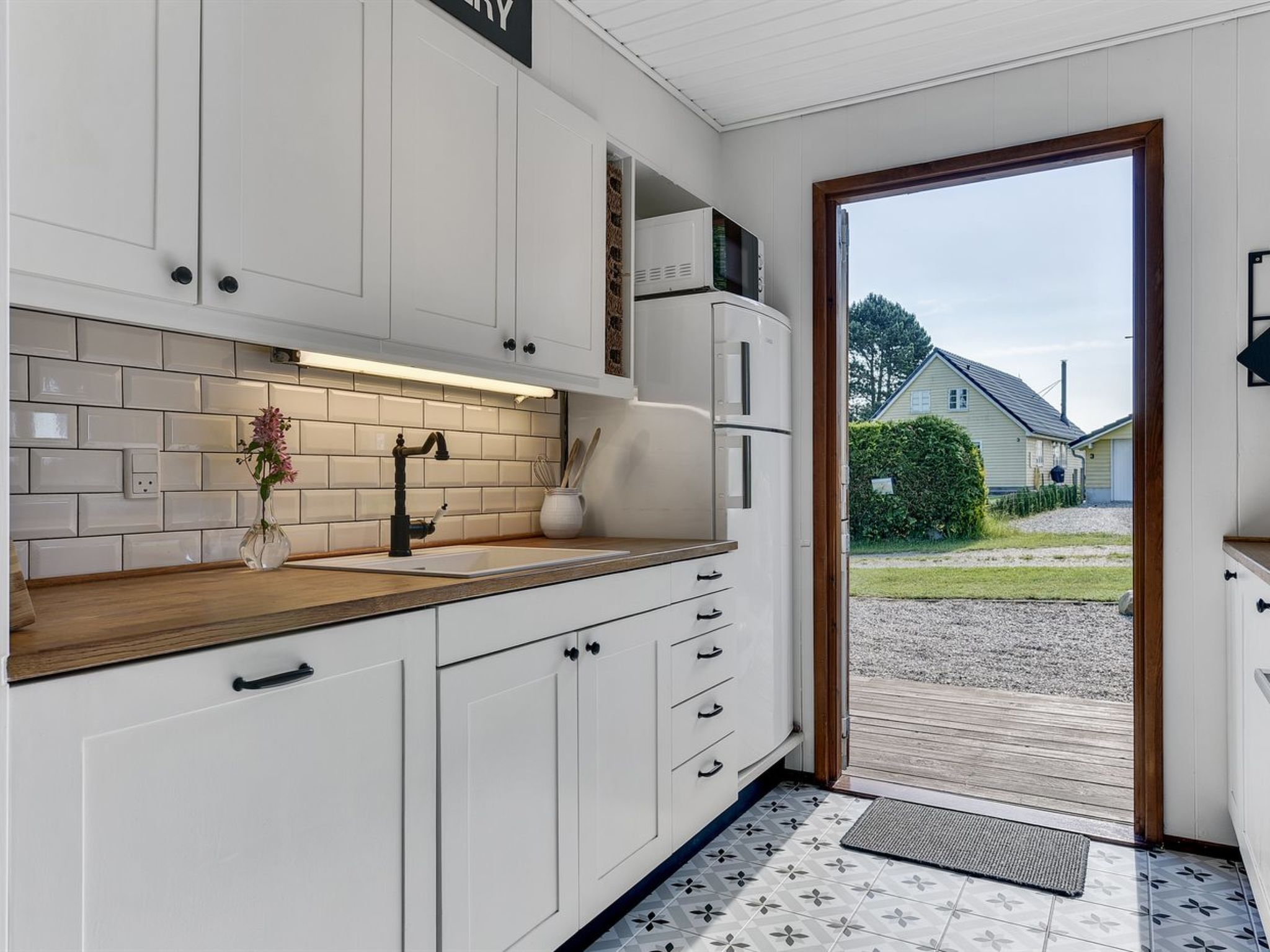 "Lillan" - 250m from the sea - Binnen