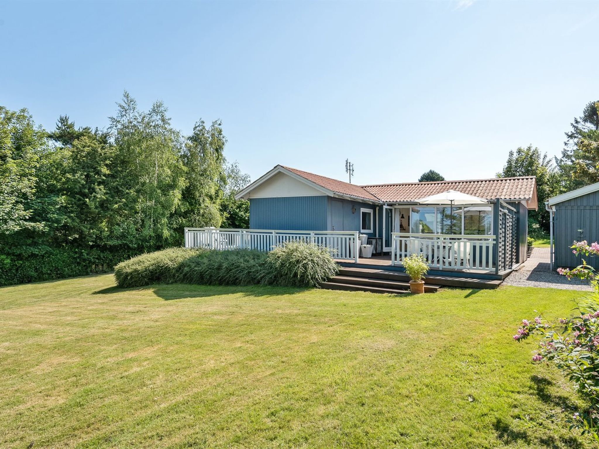 "Lillan" - 250m from the sea - Buiten