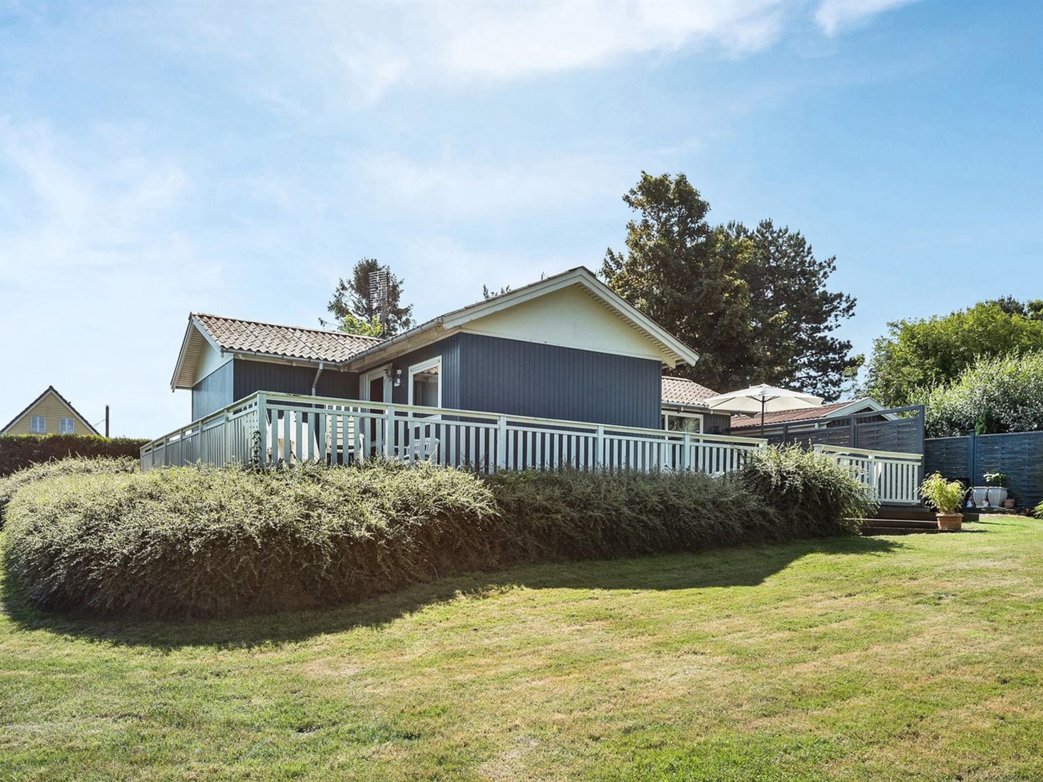 "Lillan" - 250m from the sea - Buiten