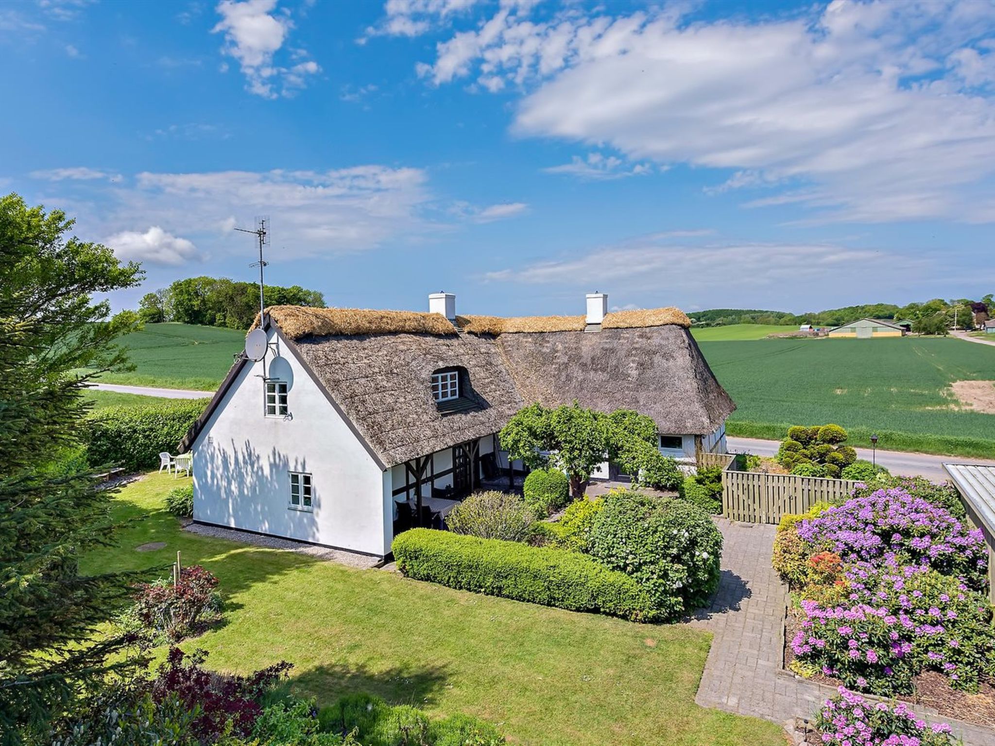 "Ajo" - 2km from the sea-Buiten