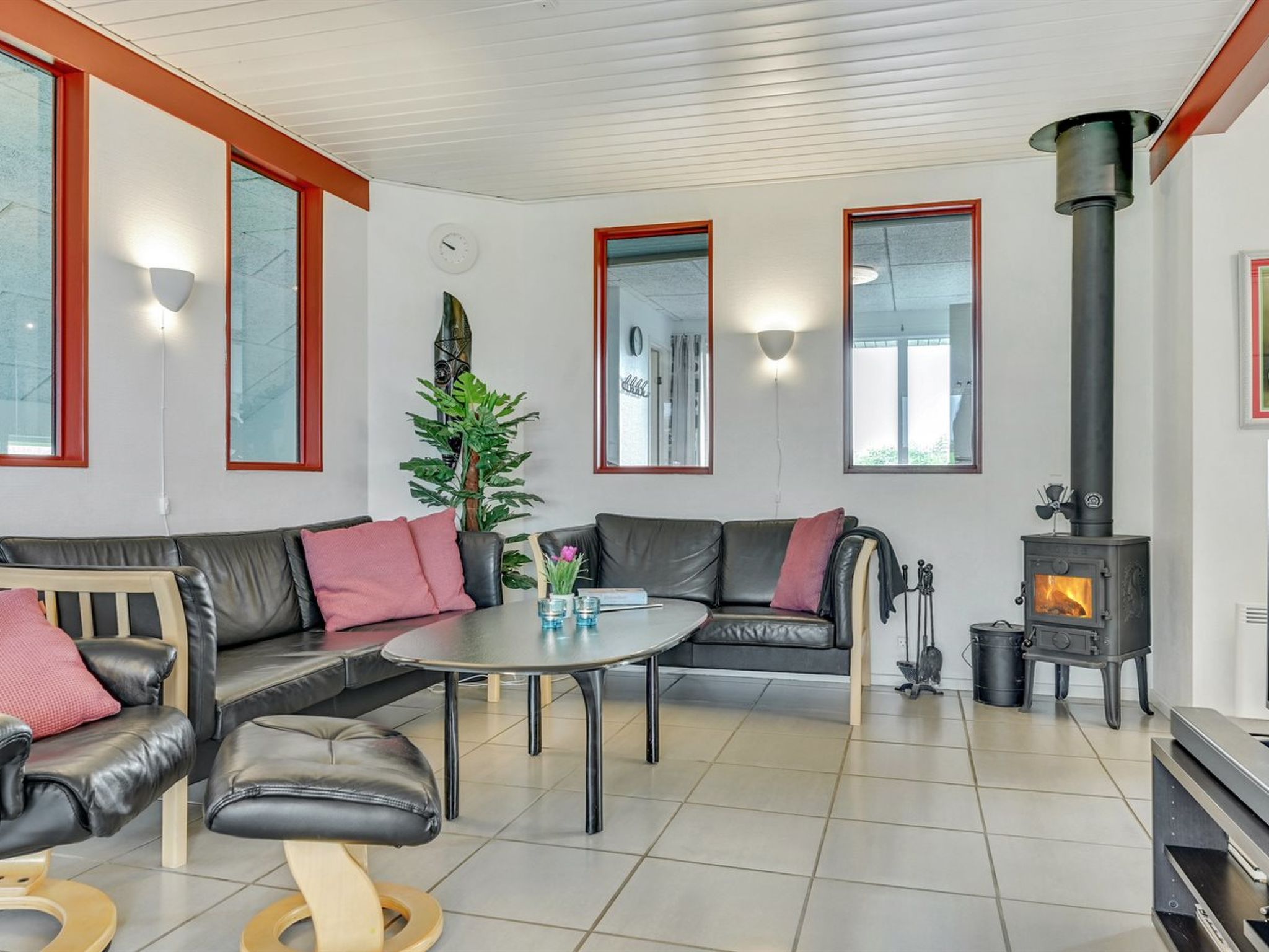 "Emly" - 1.1km from the sea - Drinnen