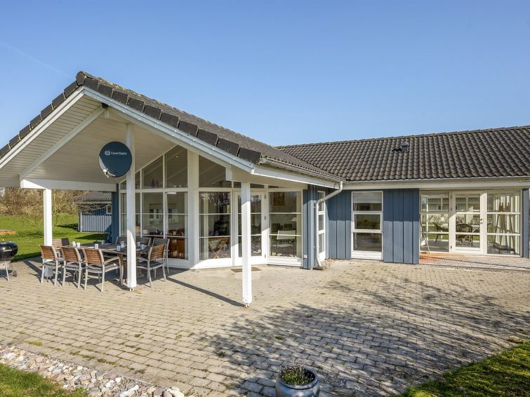 8-persoons vakantiehuis met open haard in Humble op 600m van zee in Humble