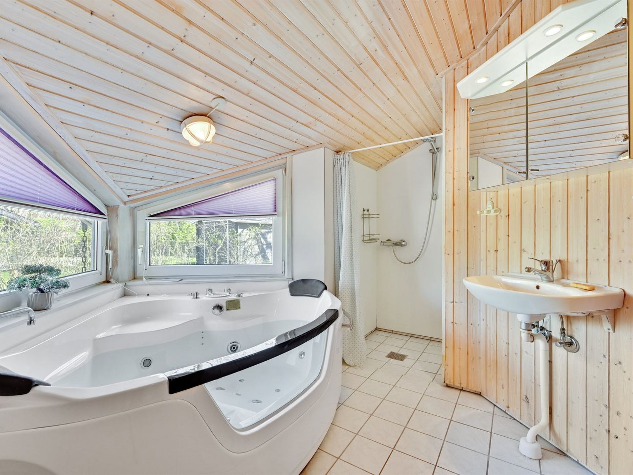 "Landuin" - 230m from the sea-Binnen