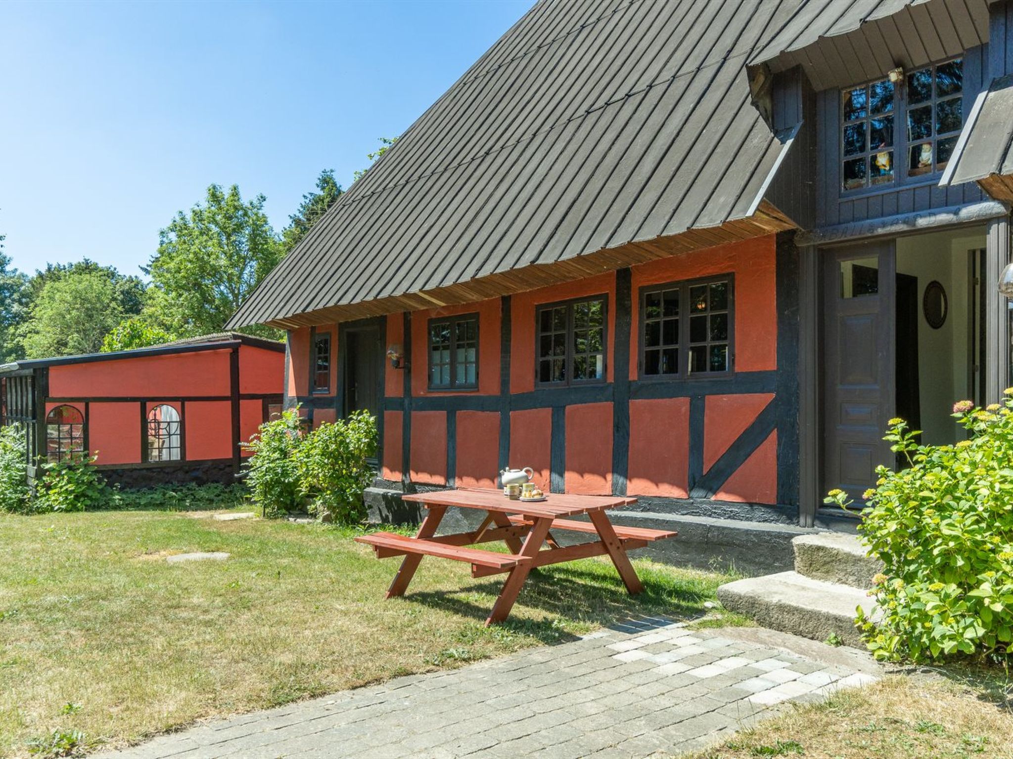 "Elvin" - 2.7km from the sea