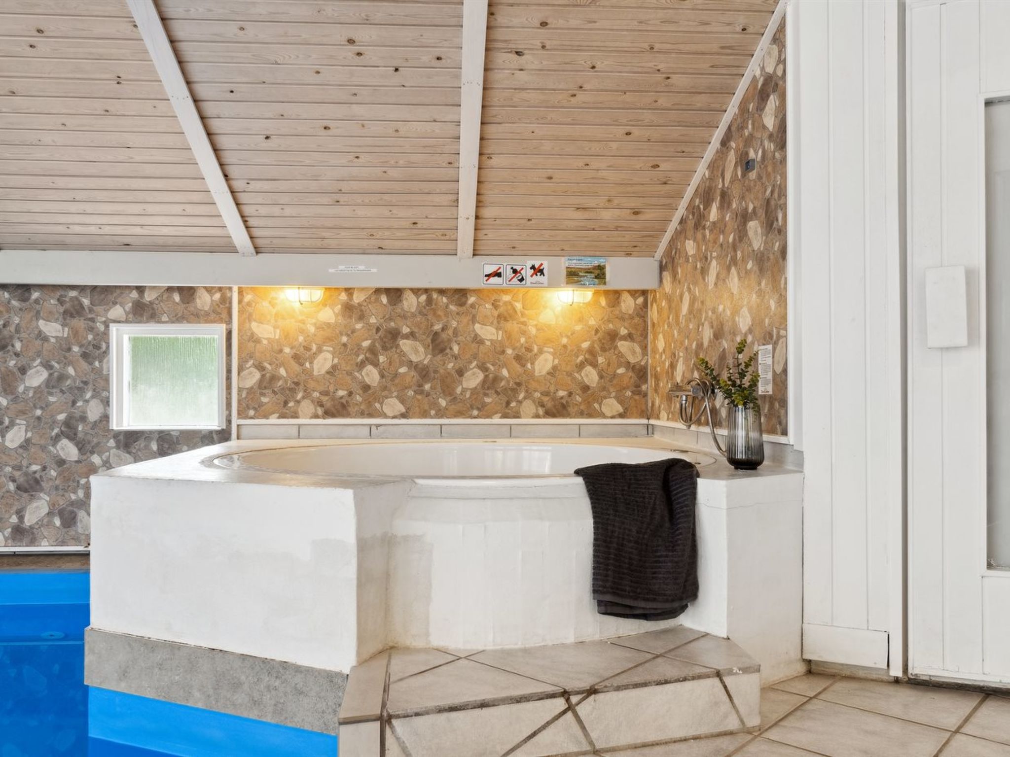 "Jorinde" - 1km from the sea - Binnen