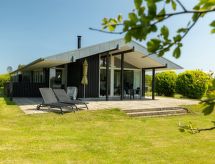"Erlinda" - 600m from the sea