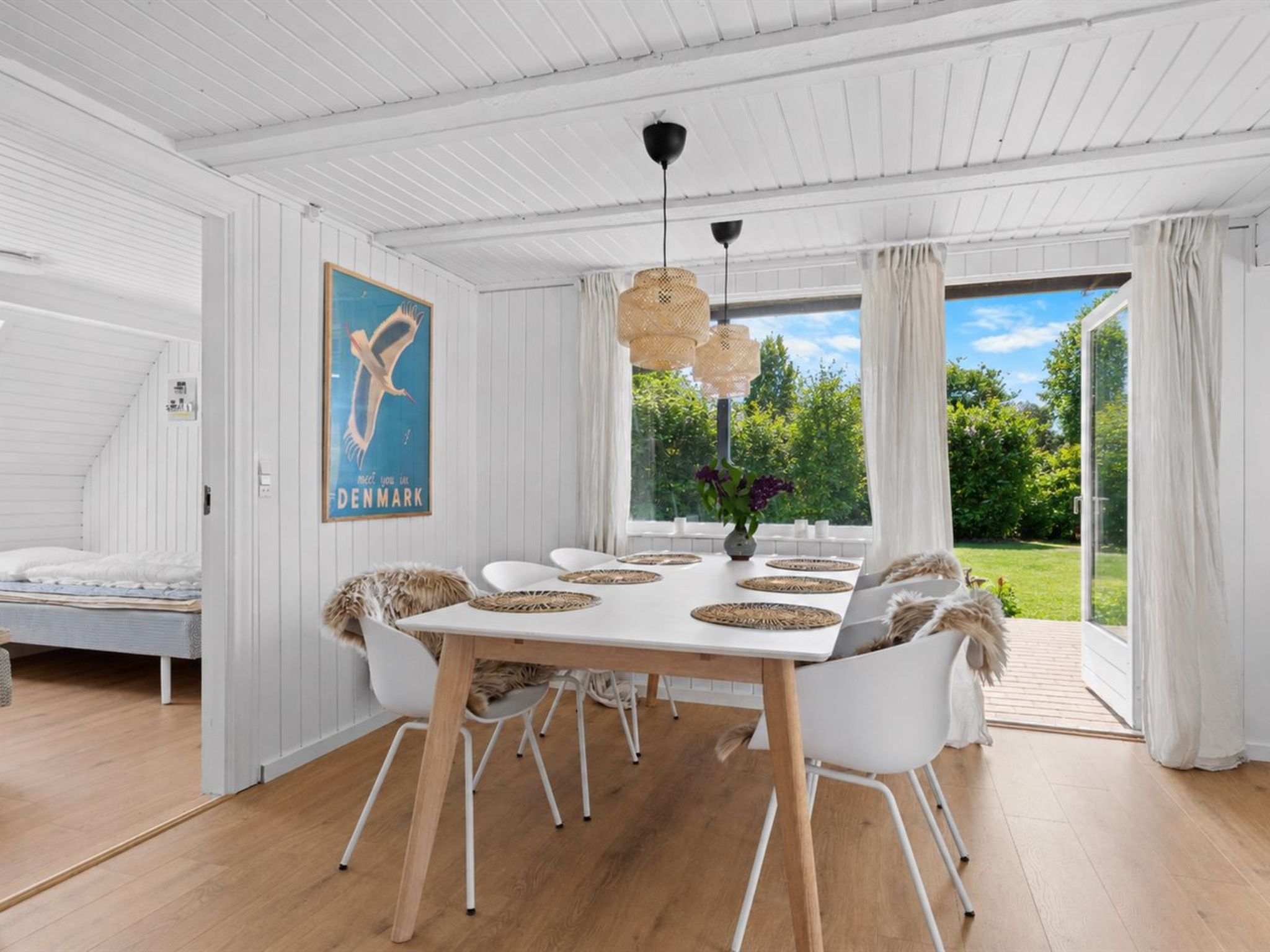 "Sunna" - 1km from the sea - Binnen