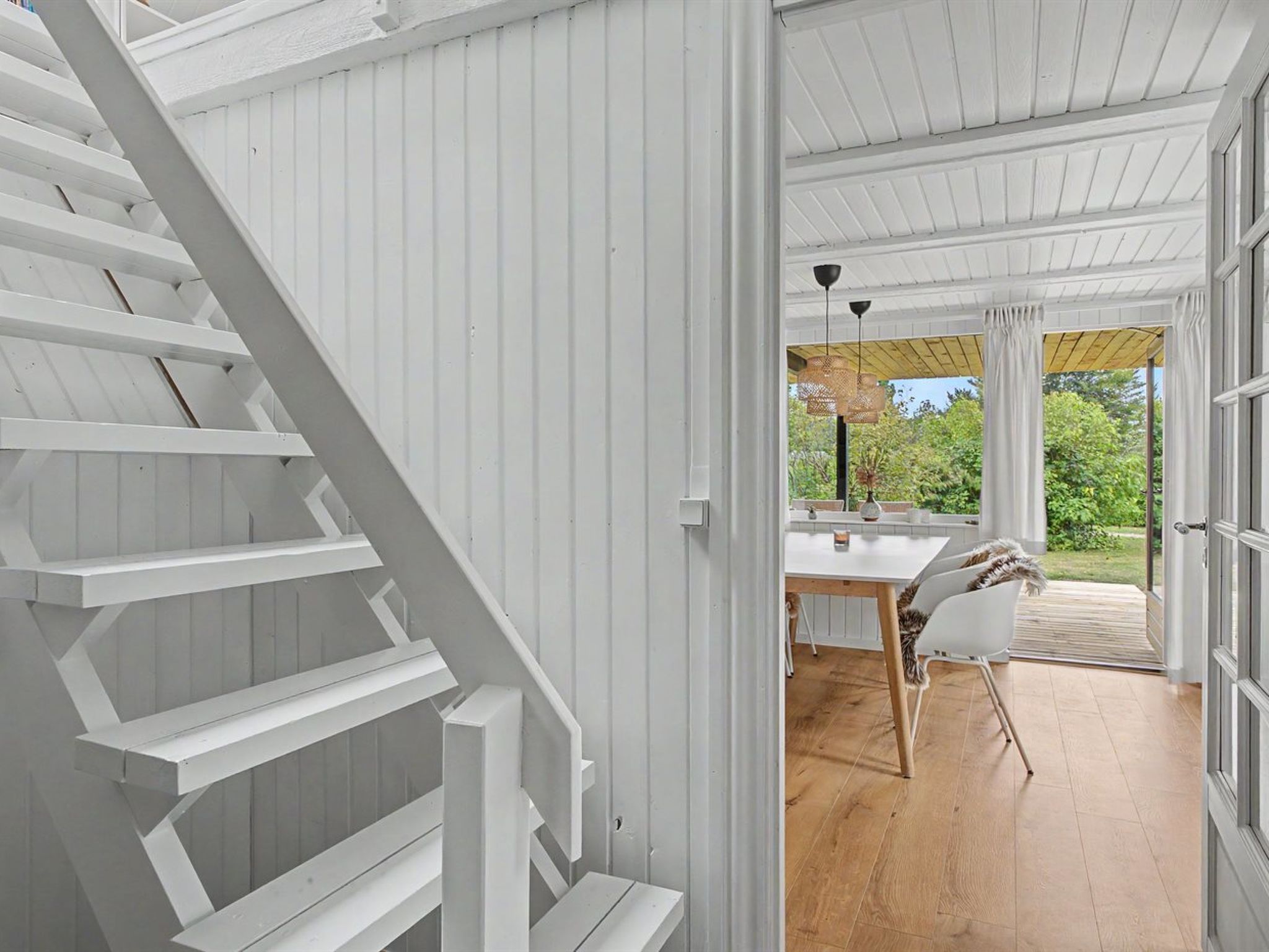 "Sunna" - 1km from the sea - Binnen