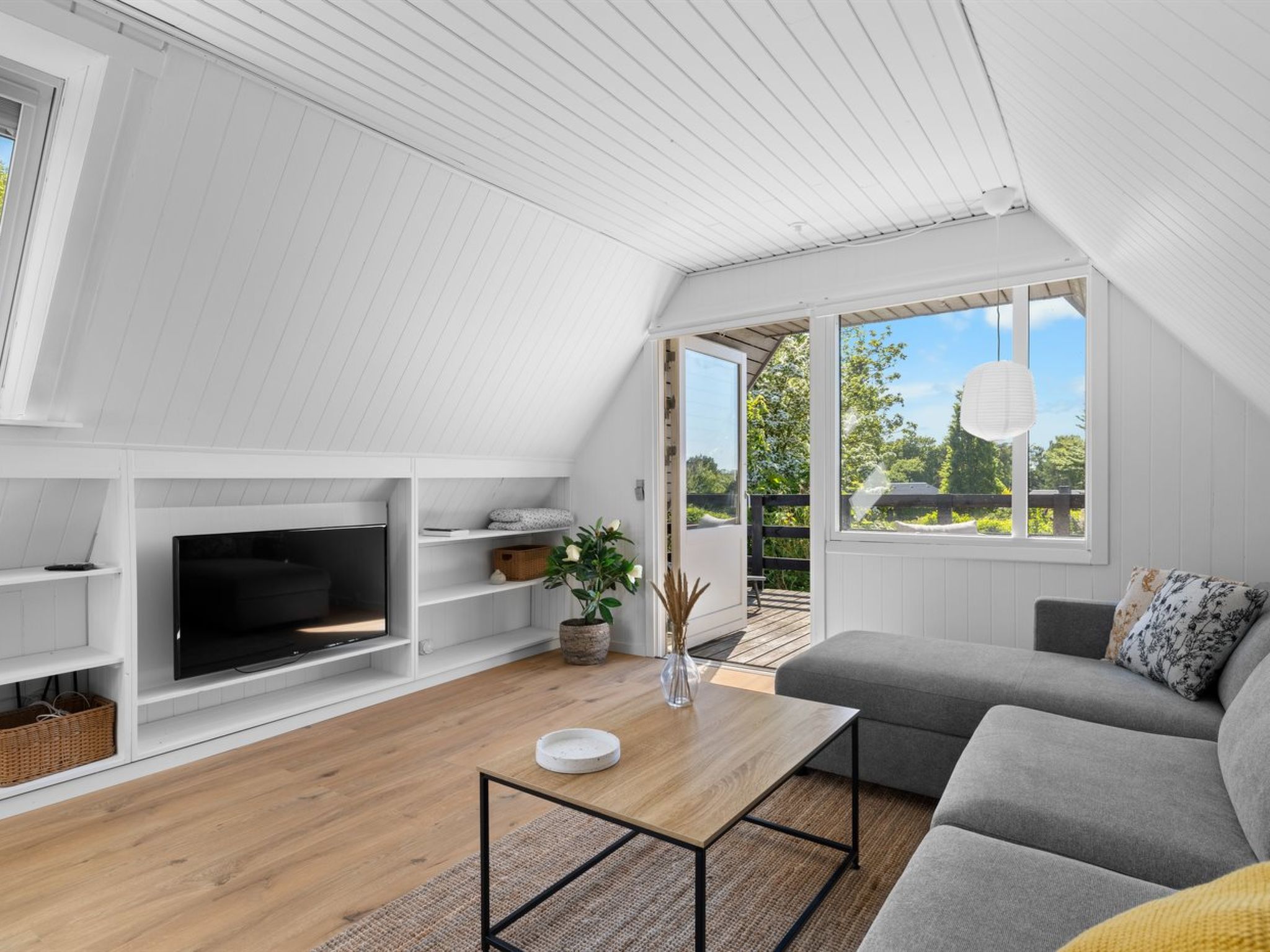 "Sunna" - 1km from the sea - Binnen