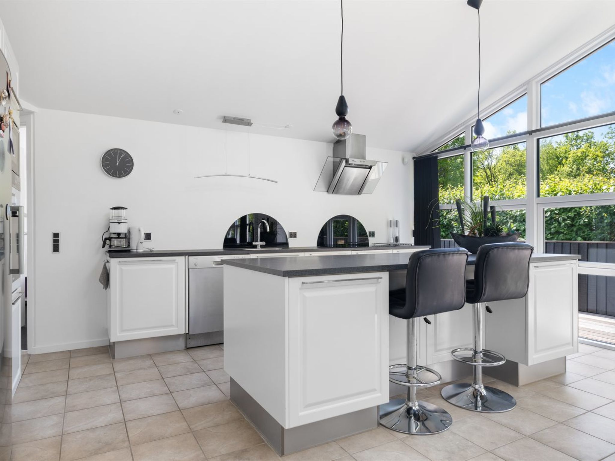 "Merrit" - 280m from the sea-Binnen